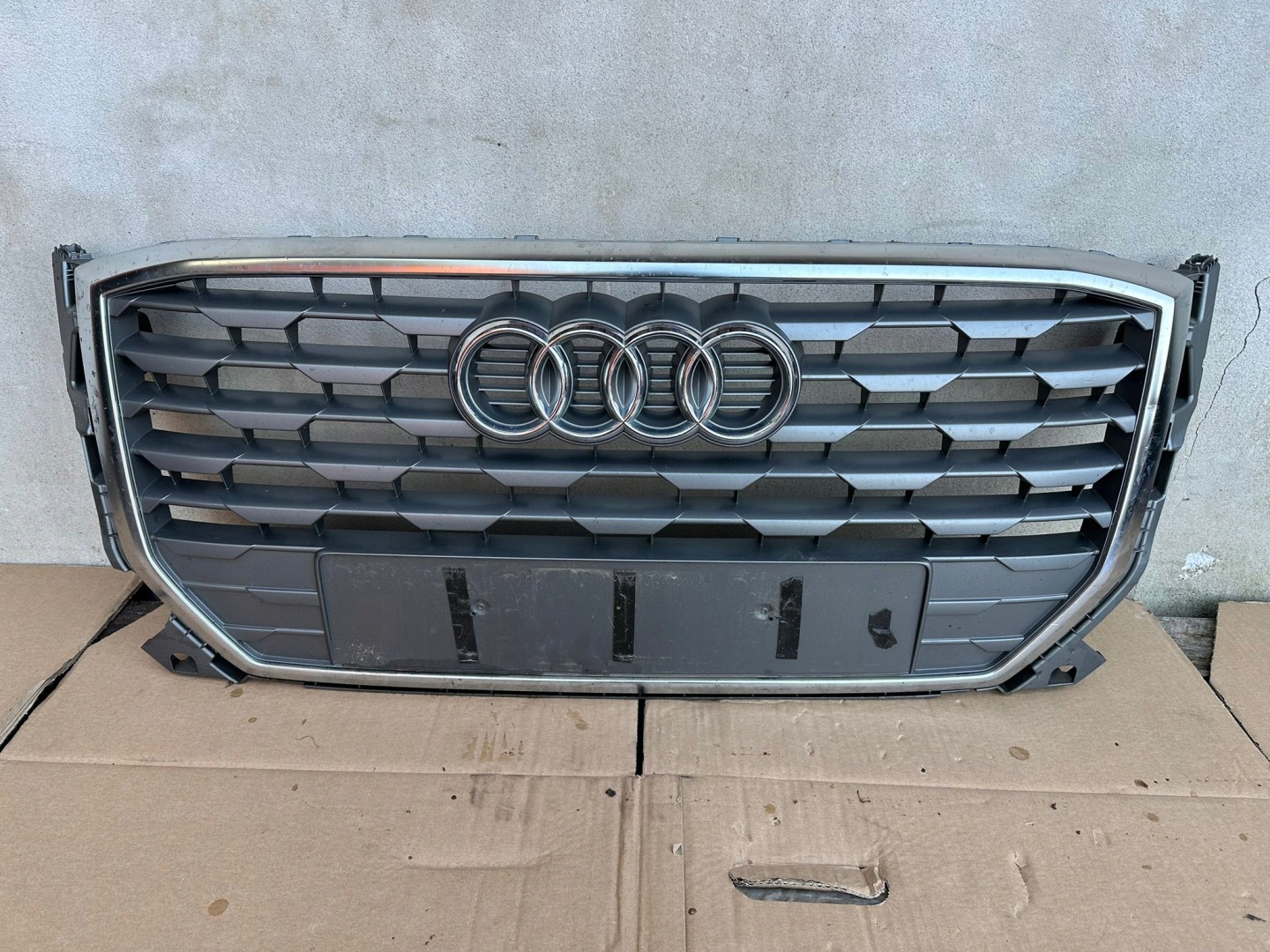 Audi Q2 Kühlergrill FRONTGRILL Kühlergitter - Thumbnail 1