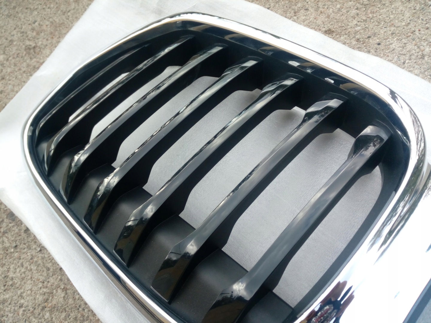 BMW X1 F48 Kühlergrill FRONTGRILL Kühlergitter 5113185 - Thumbnail 3
