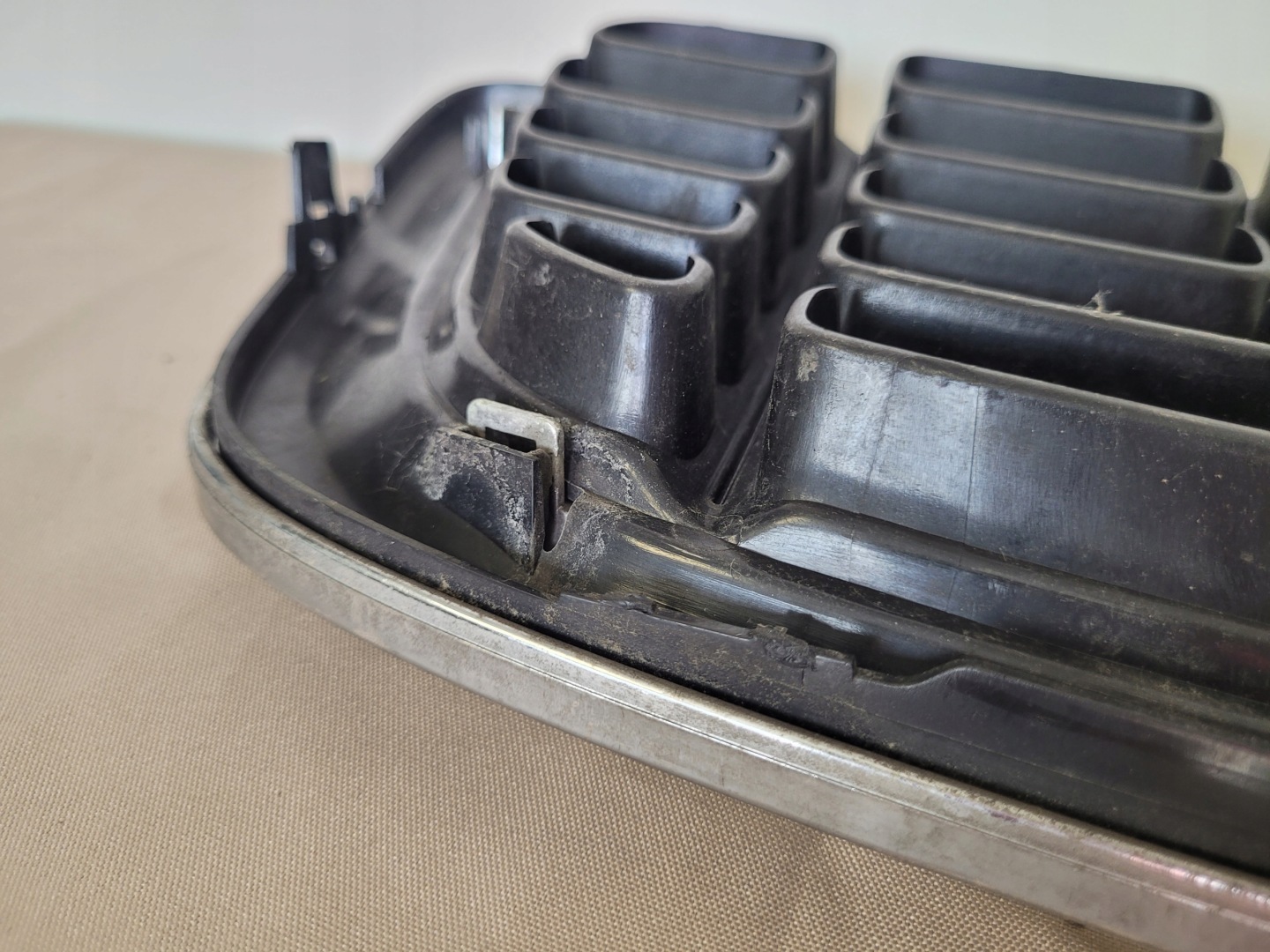 Volvo S70/V70/XC70 V70 Kühlergrill FRONTGRILL Kühlergitter 31255500BU - Thumbnail 9