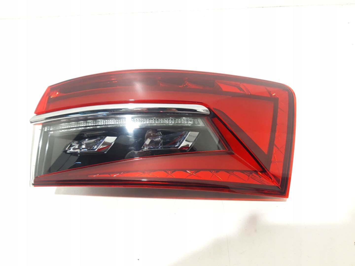 Skoda Superb 3U Rückleuchte 3V9945208C Rearlamp - Thumbnail 1