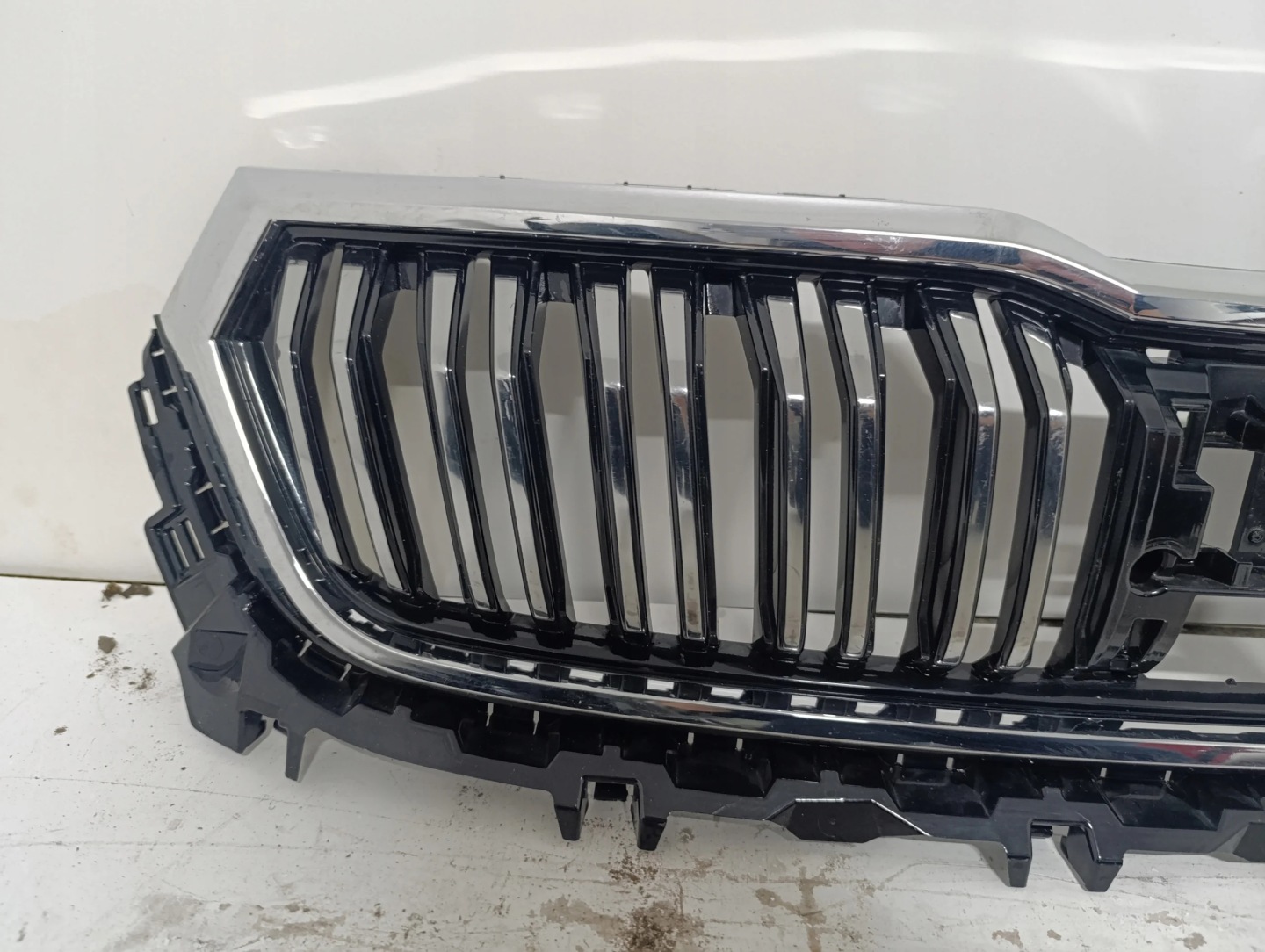 Skoda Kodiaq 565 Kühlergrill FRONTGRILL Kühlergitter 565853653 - Thumbnail 4