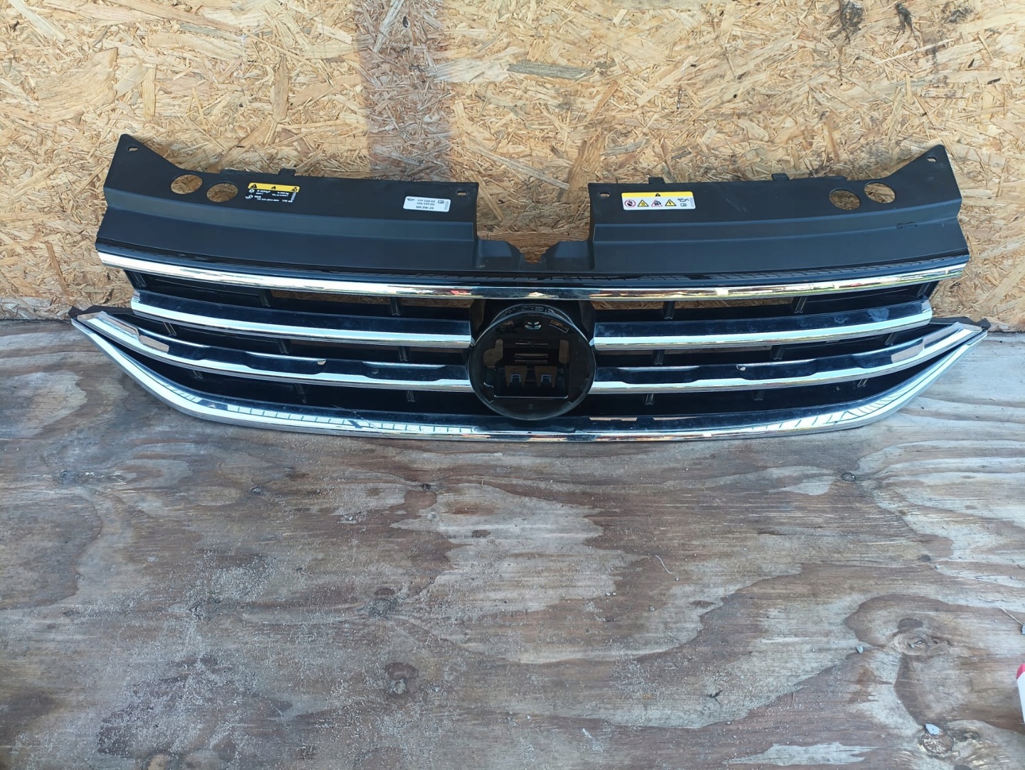 VW Tiguan Kühlergrill FRONTGRILL Kühlergitter 5NA853651BF - Thumbnail 1