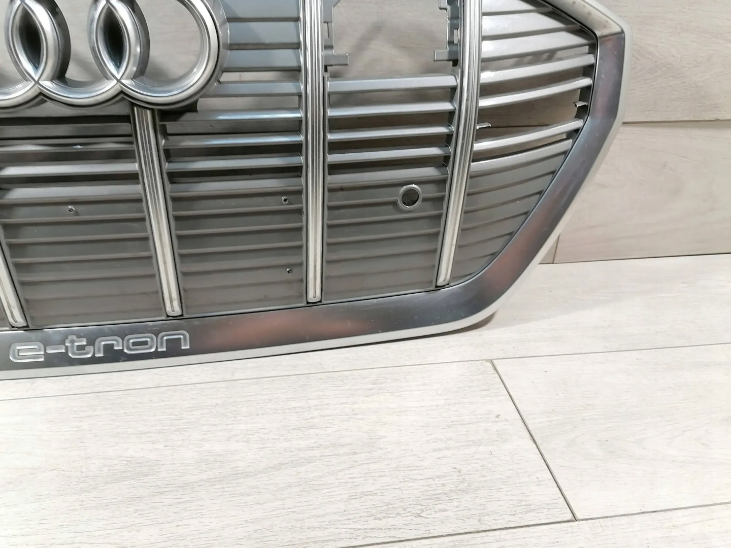 Audi e-tron Kühlergrill FRONTGRILL Kühlergitter 4KE853651 - Thumbnail 9