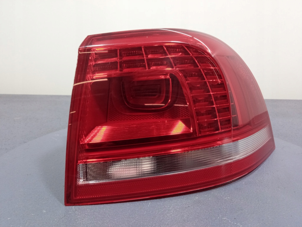 VW Touareg I Rückleuchte 7P6945208 Rearlamp - Thumbnail 1