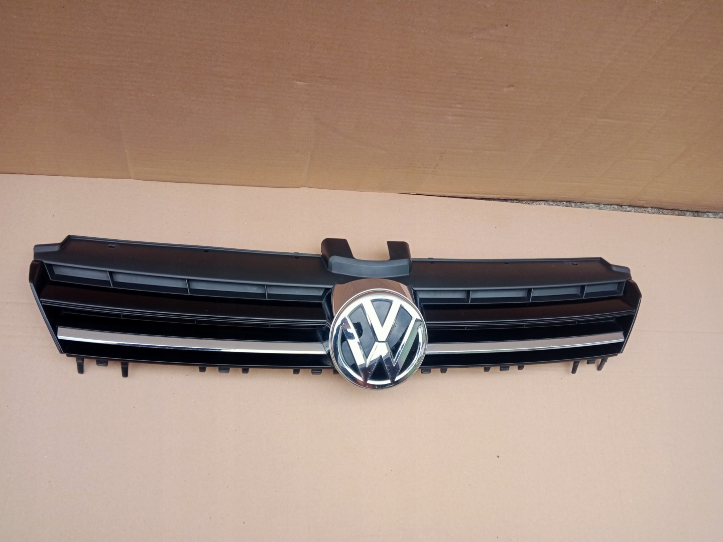 VW Golf V Kühlergrill FRONTGRILL Kühlergitter 5G0853653ES - Thumbnail 1