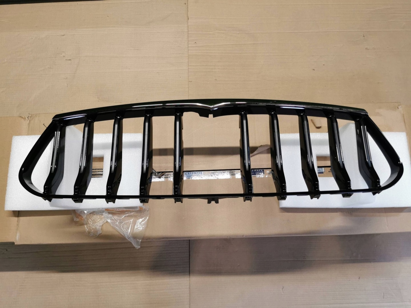 Maserati Ghibli AM336 Kühlergrill FRONTGRILL Kühlergitter 670164216 - Thumbnail 1
