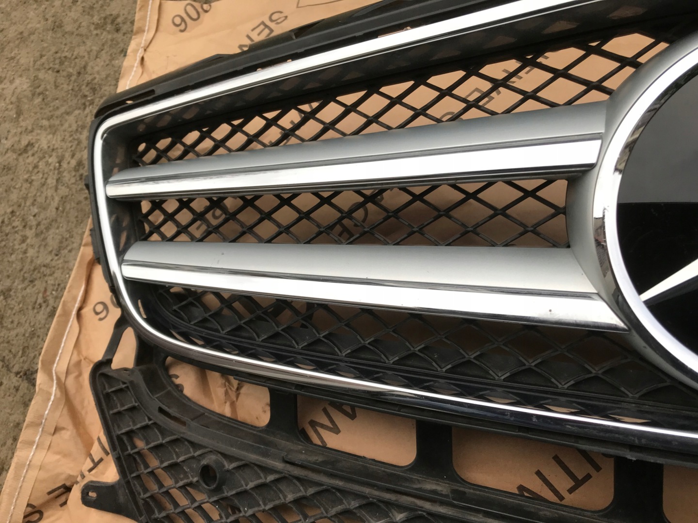 Mercedes-Benz CLS W218 Kühlergrill FRONTGRILL Kühlergitter A2188850021 - Thumbnail 2