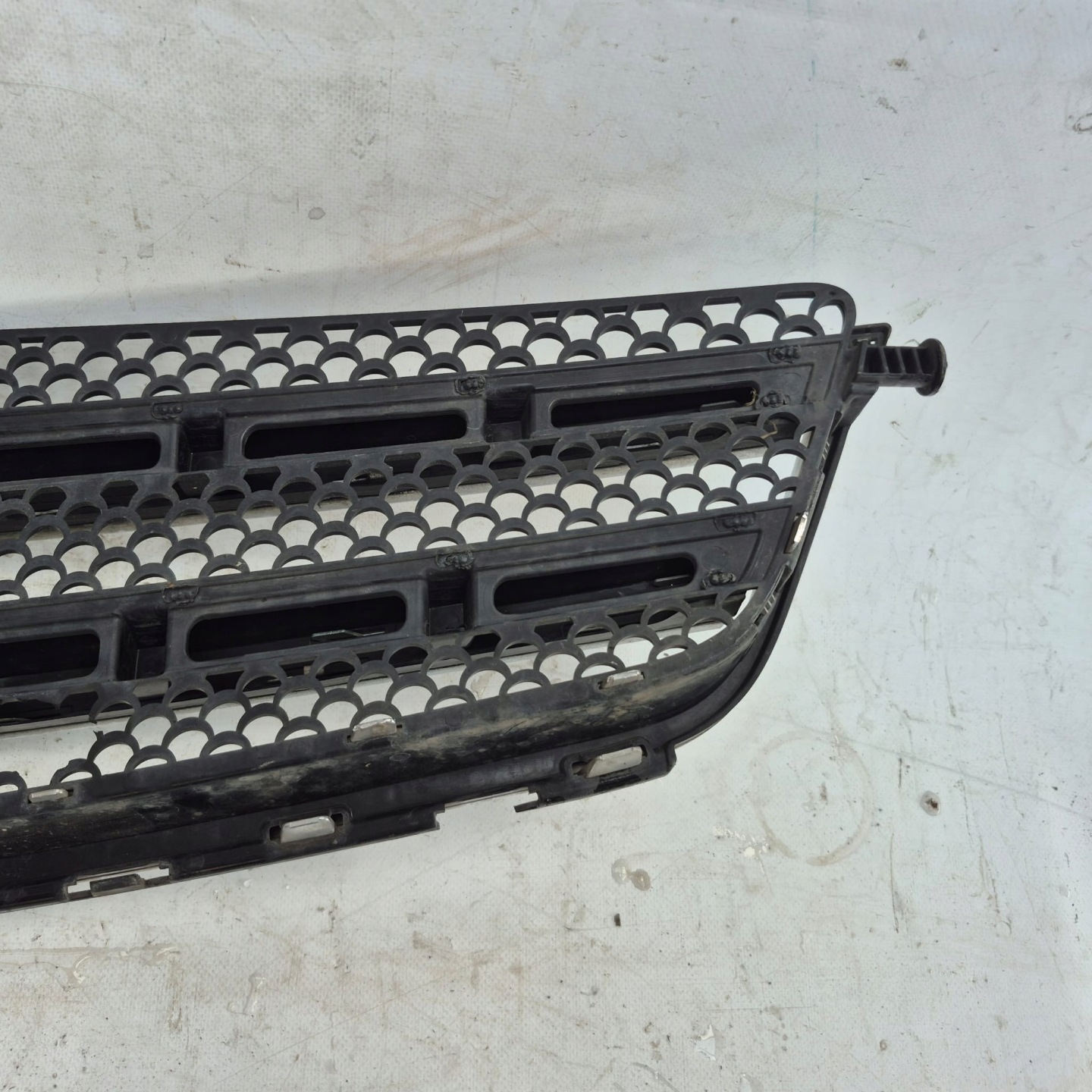 Mercedes-Benz C-Klasse W204 Kühlergrill FRONTGRILL Kühlergitter A2048801083 - Thumbnail 9