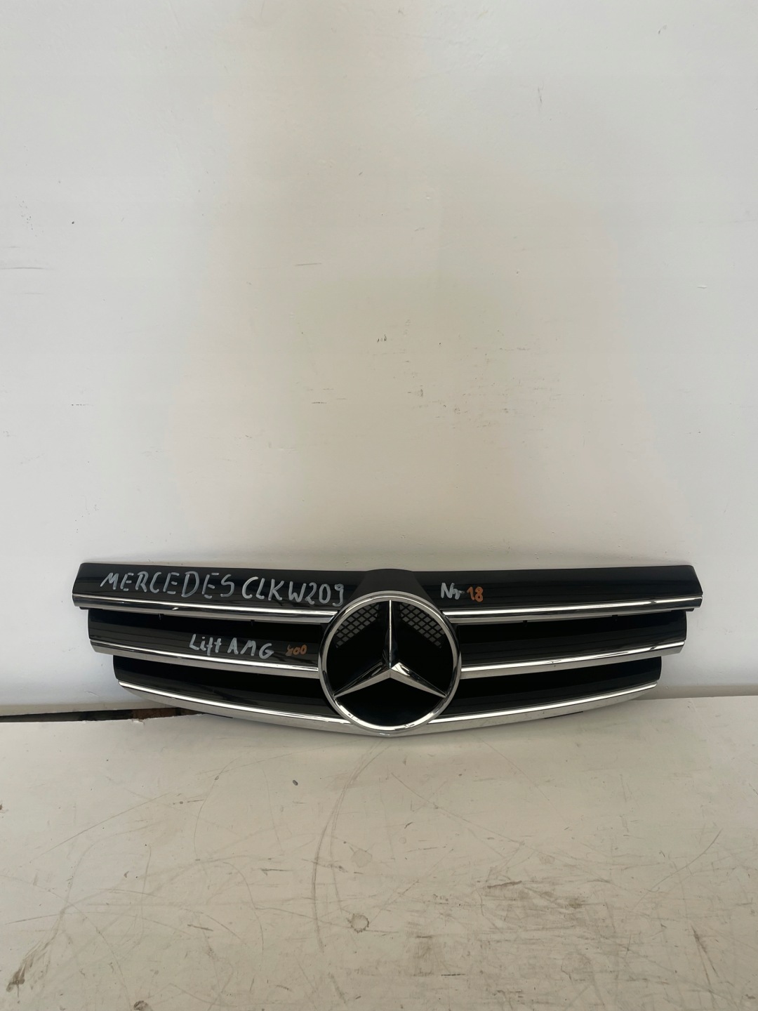 Mercedes-Benz CLK-Klasse W209 Kühlergrill FRONTGRILL Kühlergitter A2098800123 - Thumbnail 1