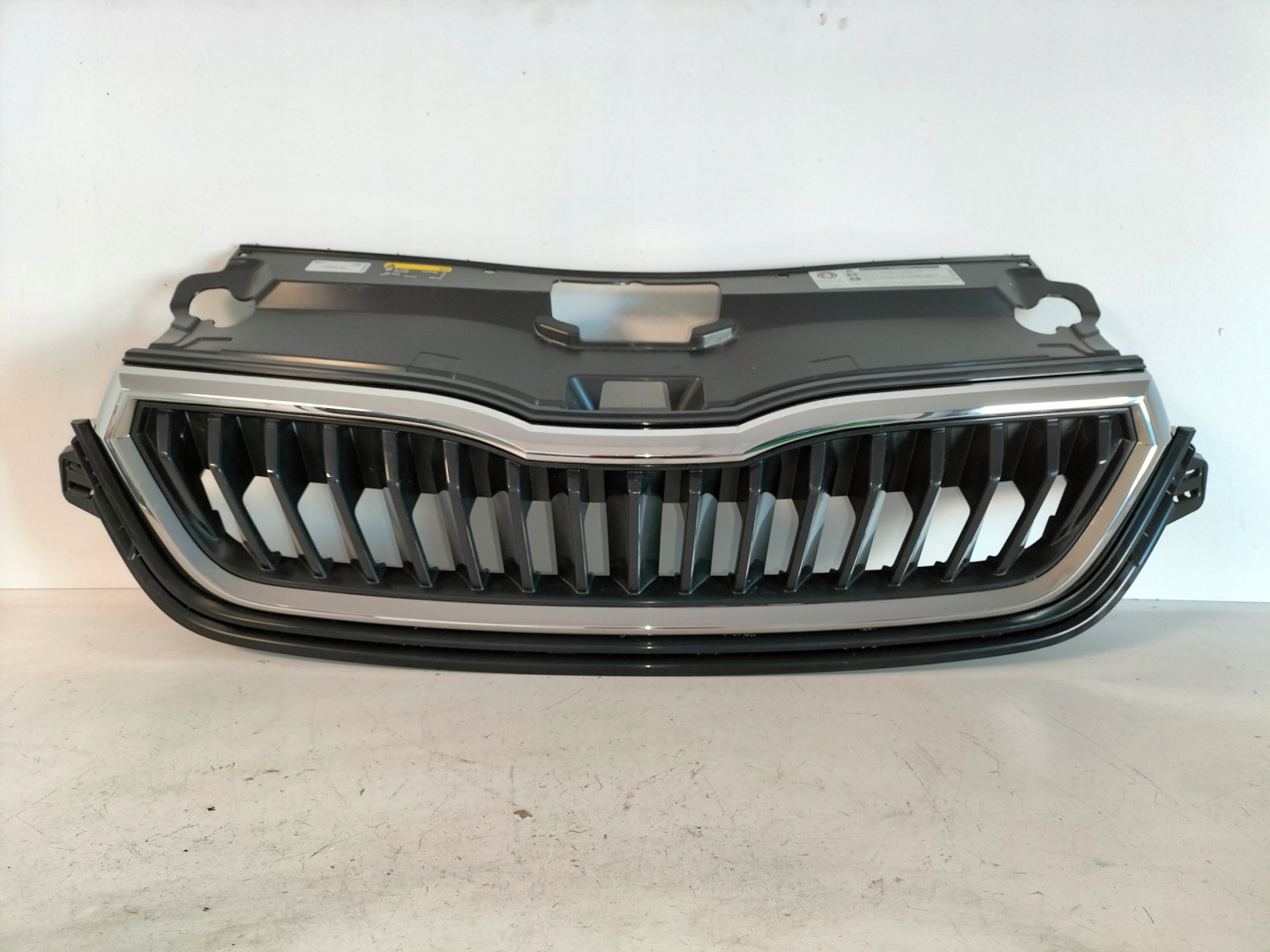 Skoda Rapid NH Kühlergrill FRONTGRILL Kühlergitter - Thumbnail 1