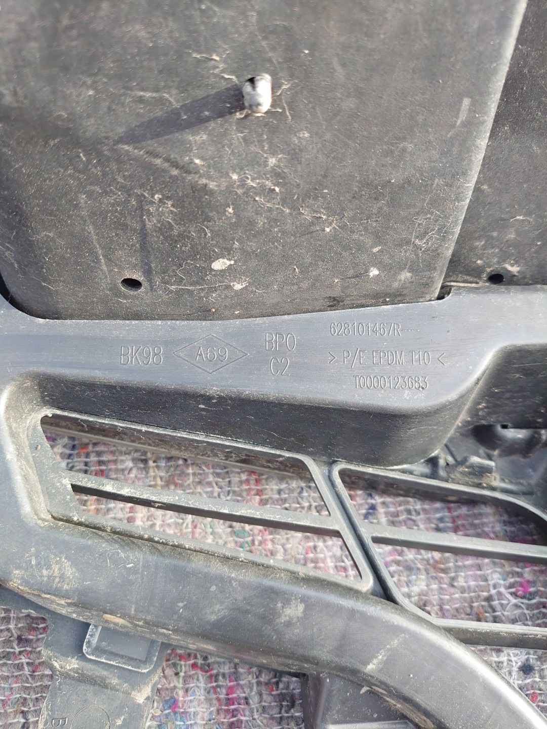 Renault Clio X98 Kühlergrill FRONTGRILL Kühlergitter 628101467R - Thumbnail 4