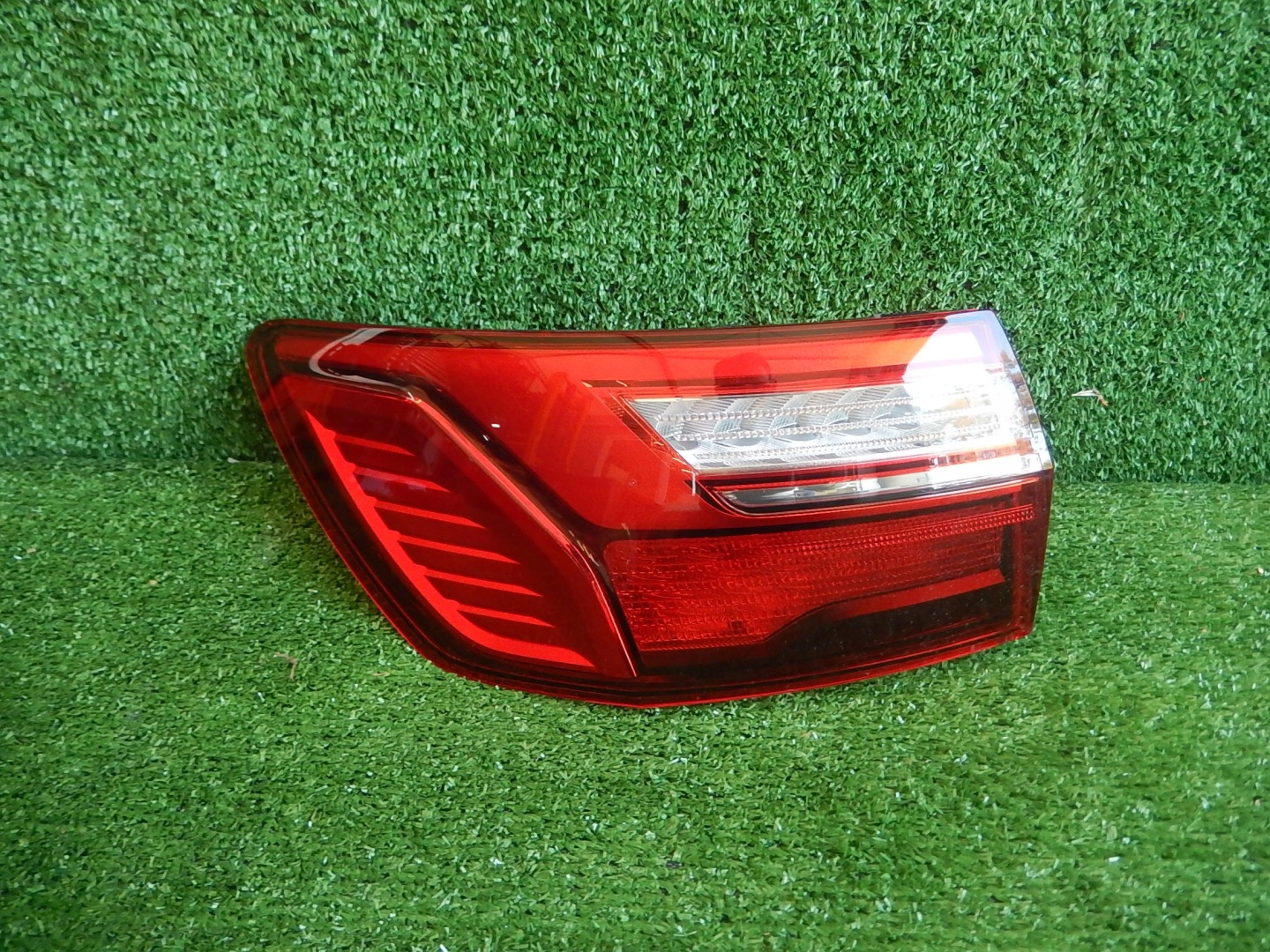 Audi A4 B9 Rückleuchte Rearlamp - Thumbnail 1