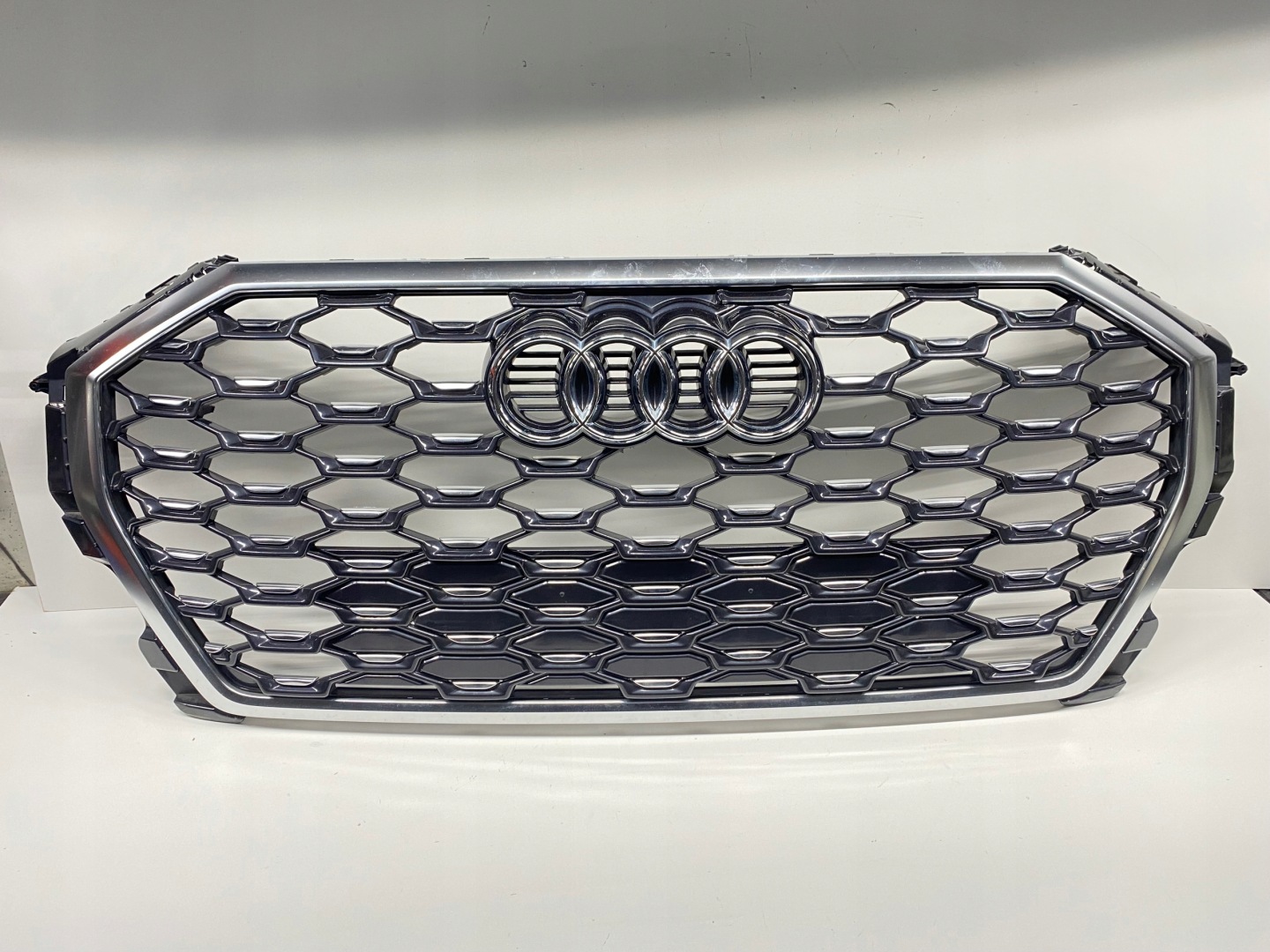 Audi Q3 Kühlergrill FRONTGRILL Kühlergitter 83F853651GR - Thumbnail 1