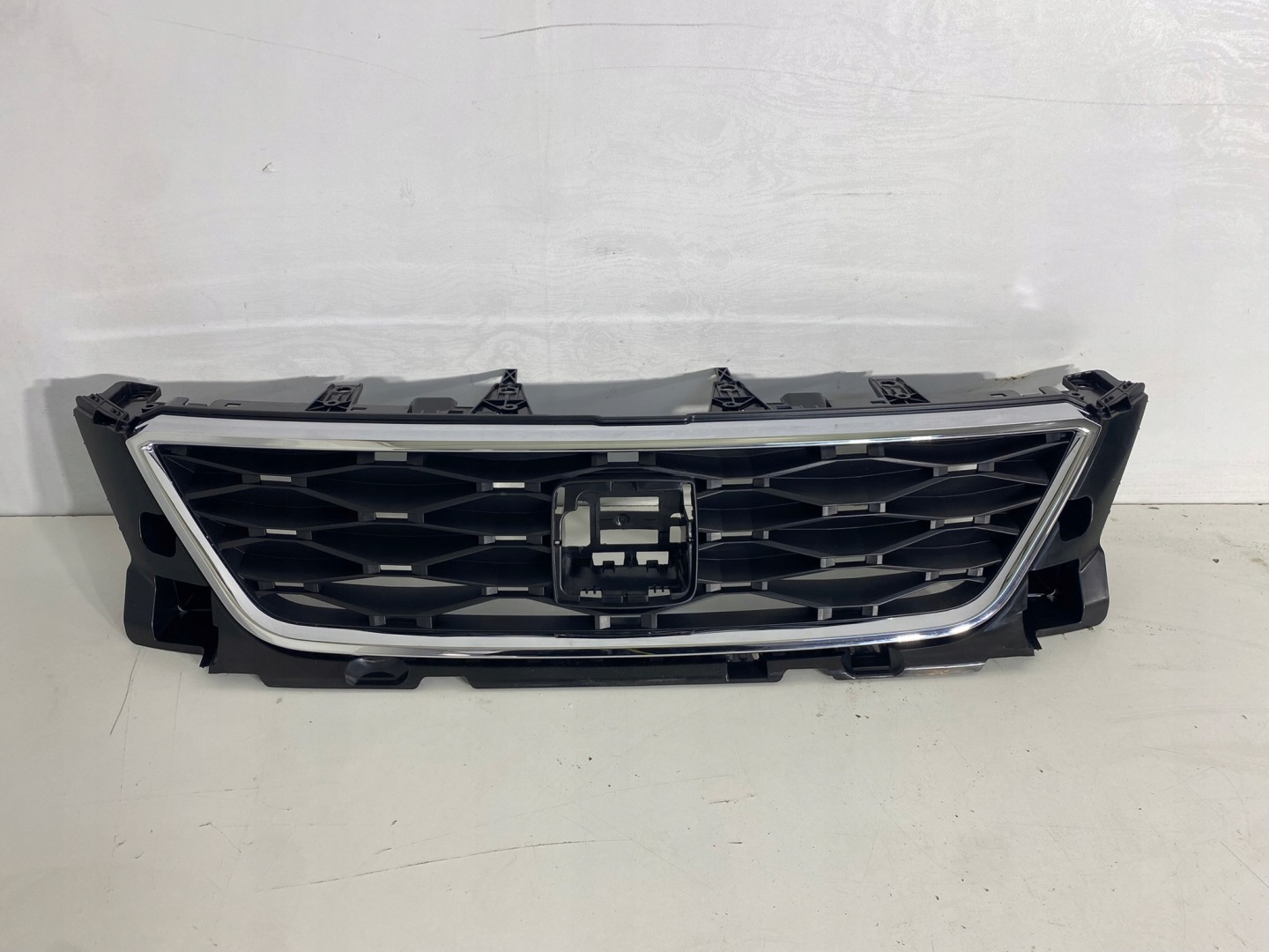 SEAT Ateca 575 Kühlergrill FRONTGRILL Kühlergitter 575853654C - Thumbnail 1