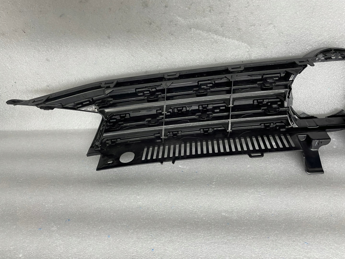 VW Touran 5T Kühlergrill FRONTGRILL Kühlergitter 5TA853651 - Thumbnail 6
