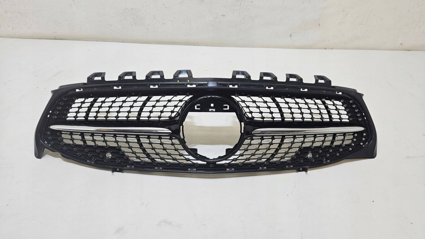 Mercedes-Benz CLA C118 Kühlergrill FRONTGRILL Kühlergitter A1188880000 - Thumbnail 1