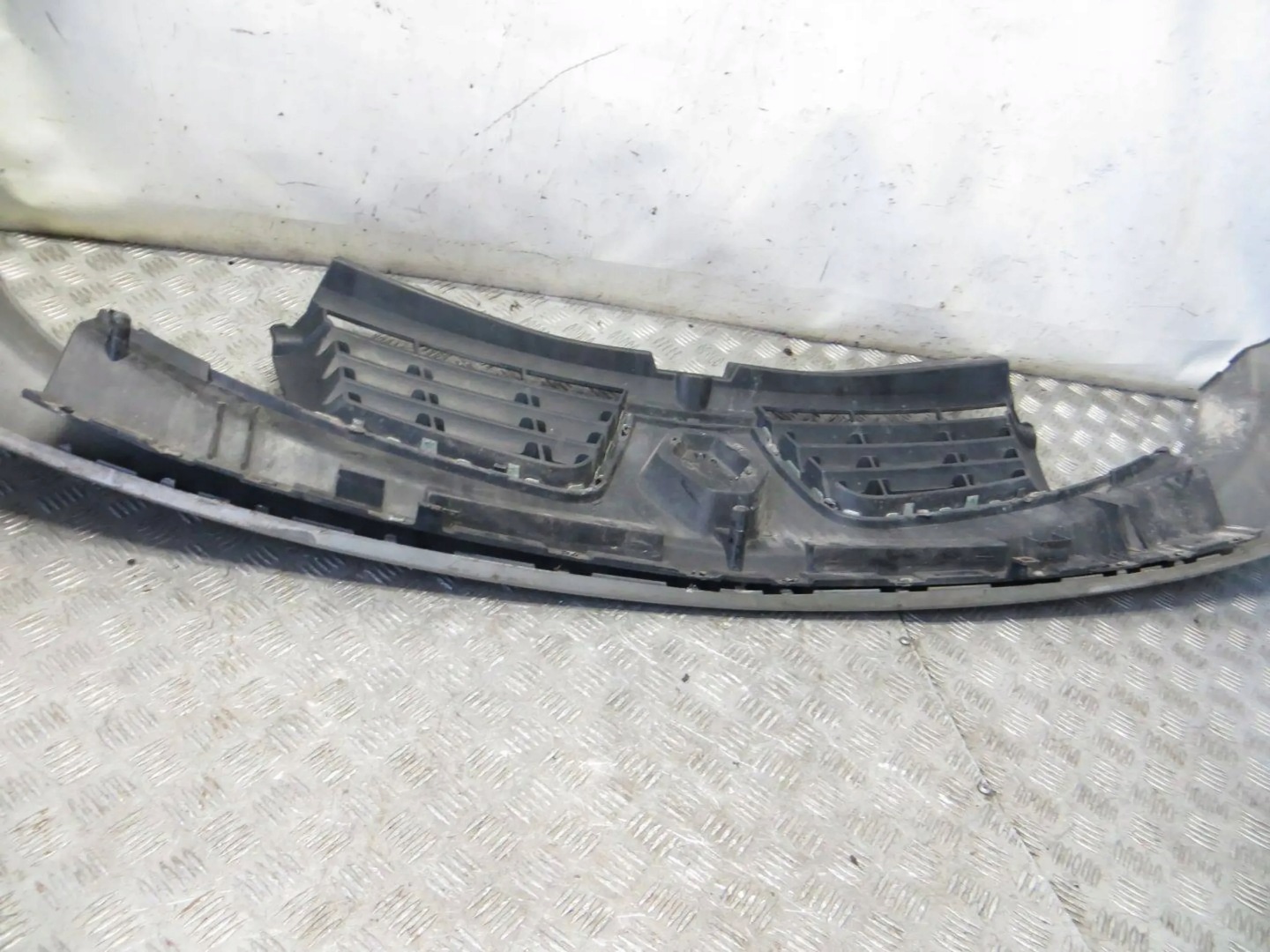 Renault Trafic L Kühlergrill FRONTGRILL Kühlergitter 623100251R - Thumbnail 9
