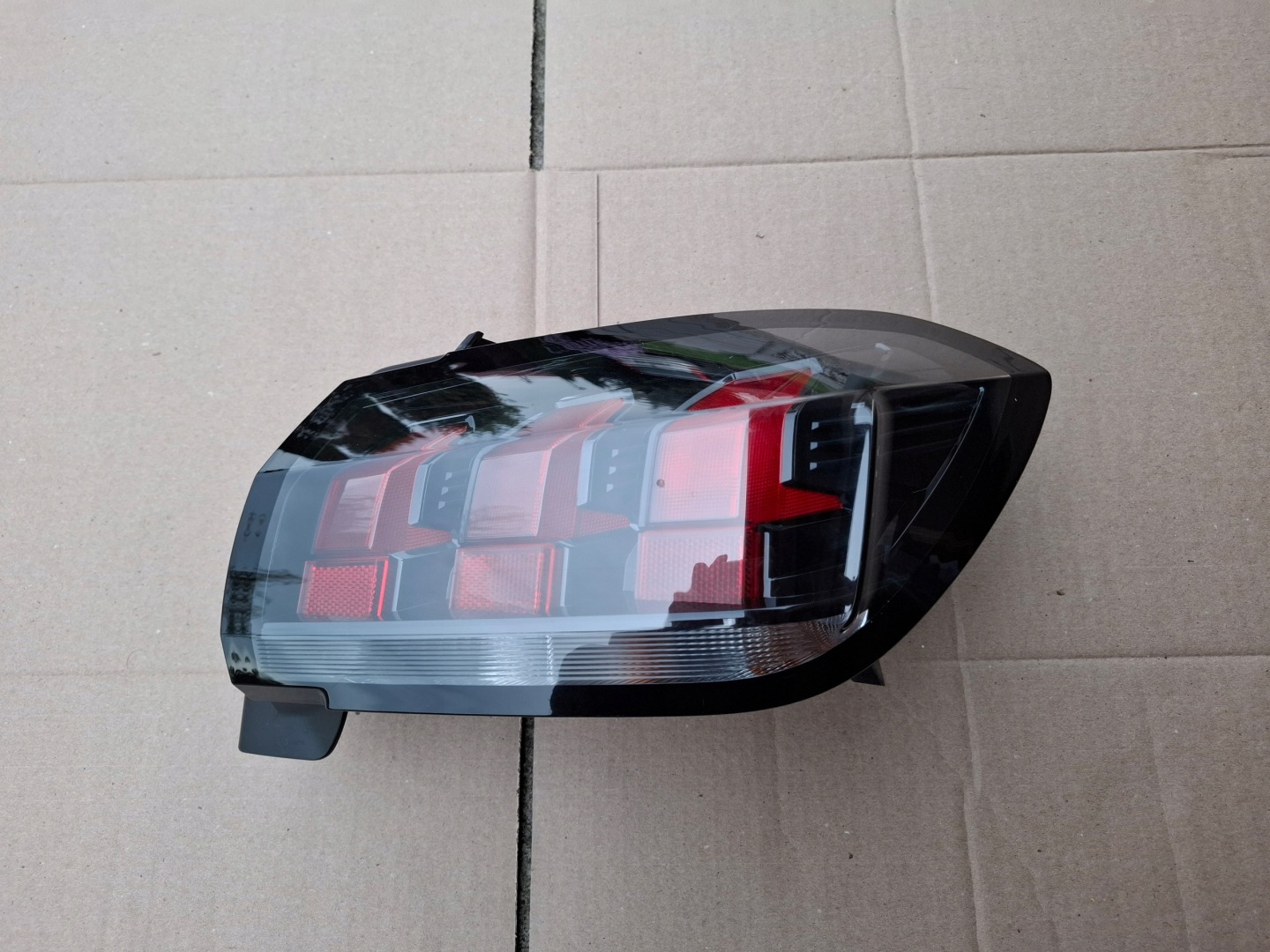 Peugeot 208 I Rückleuchte Rearlamp - Thumbnail 1