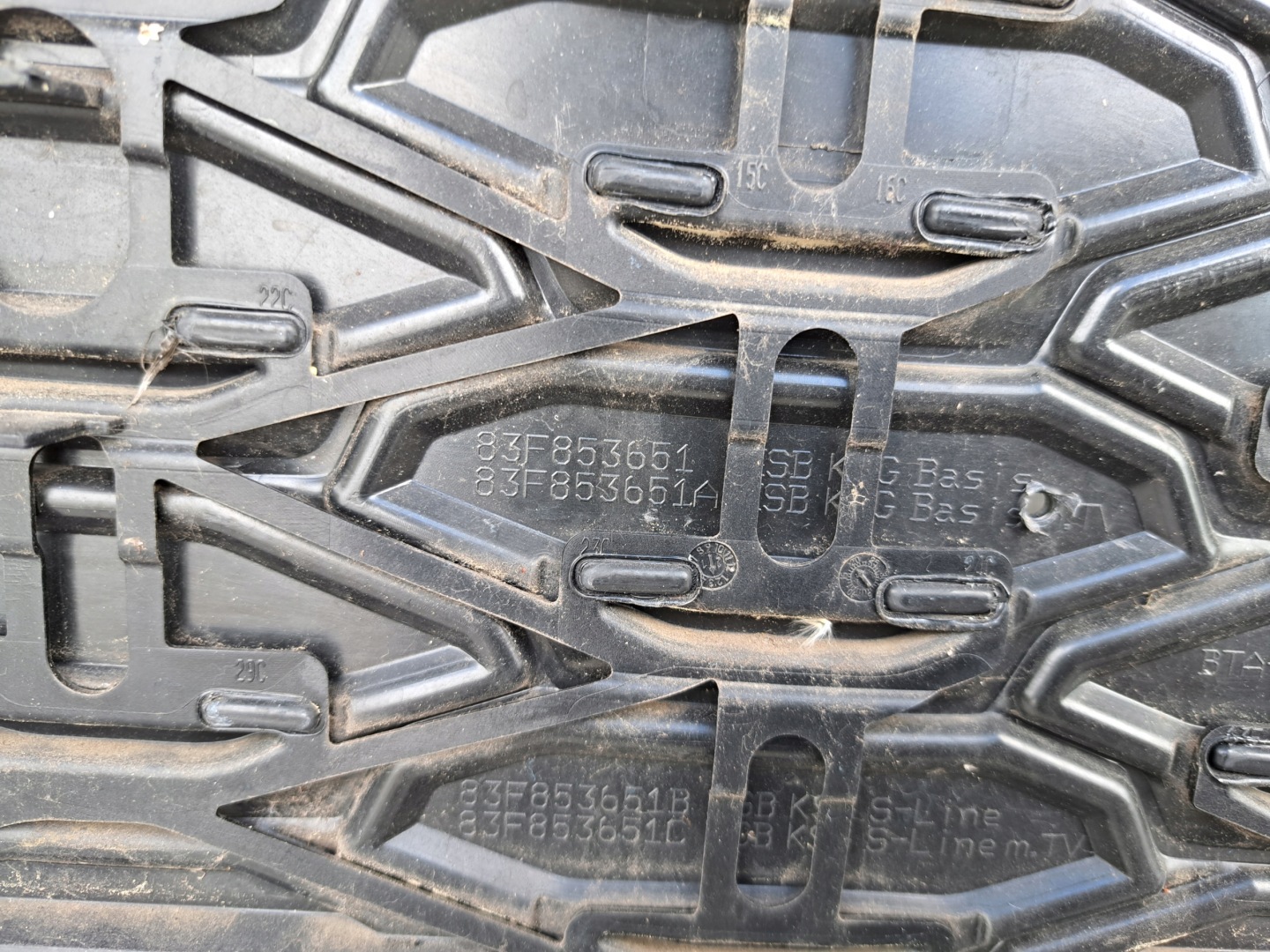 Audi Q3 Kühlergrill FRONTGRILL Kühlergitter 83F853651 - Thumbnail 8