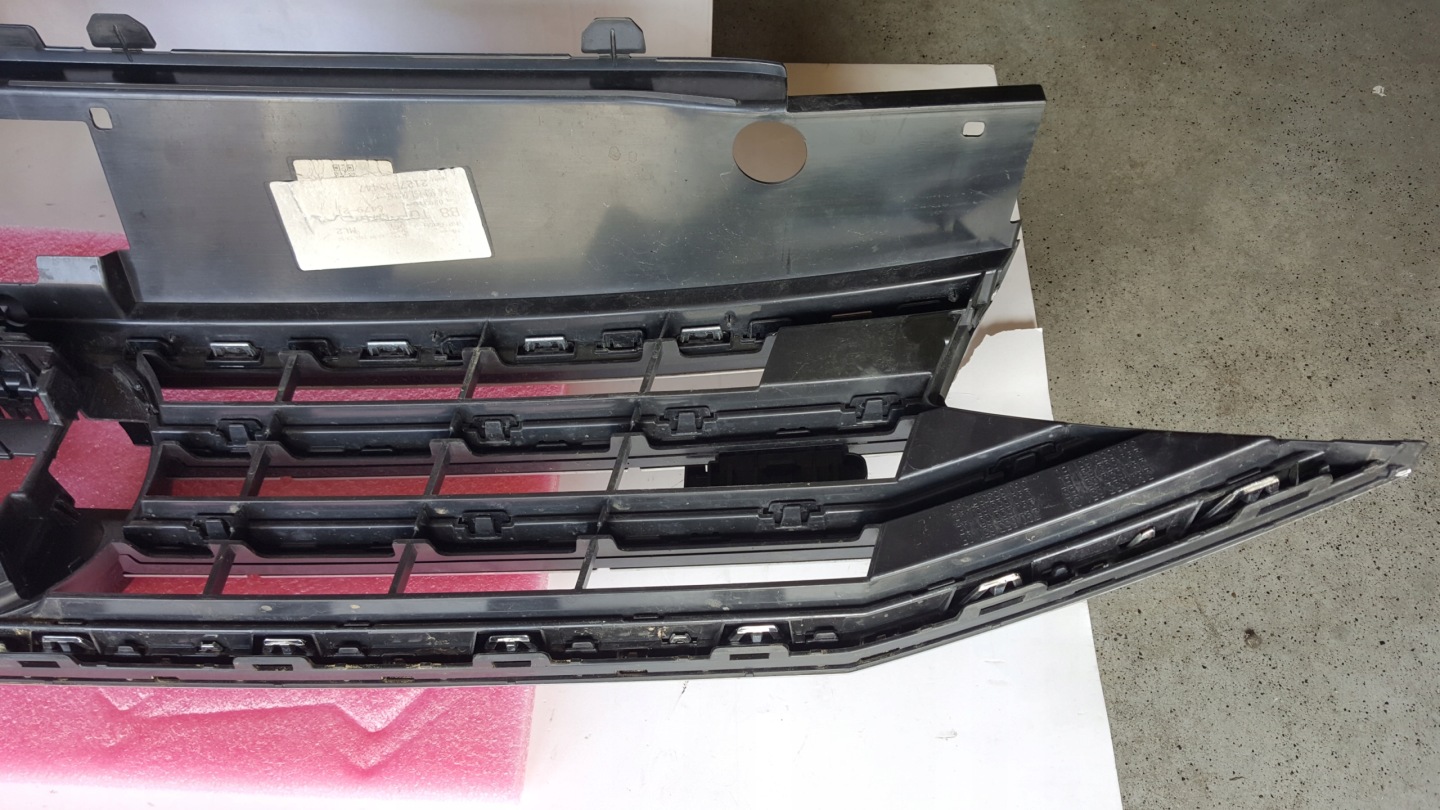 VW Passat B8 Kühlergrill FRONTGRILL Kühlergitter 3G0853653P - Thumbnail 9