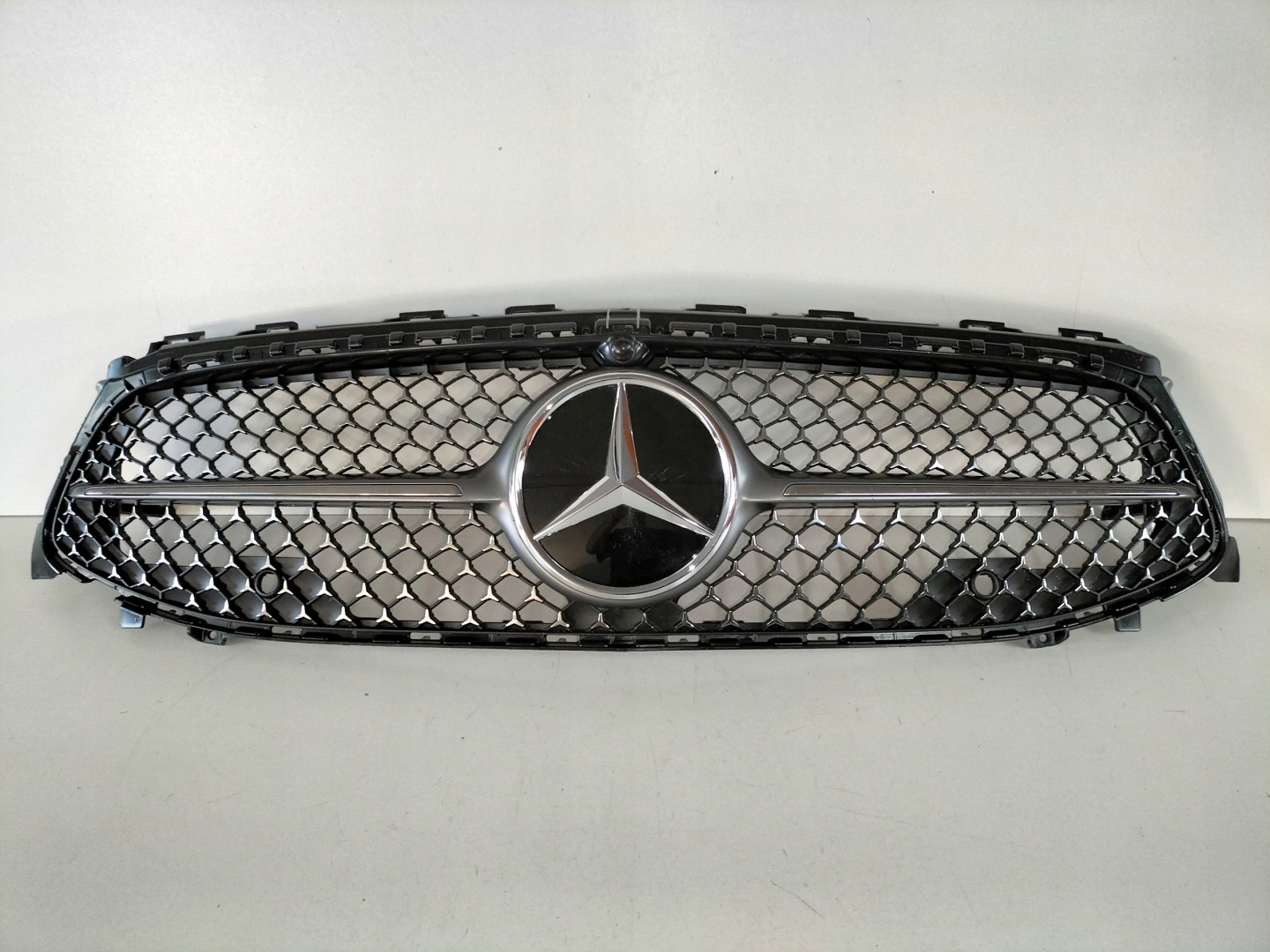 Mercedes-Benz CLA C118 Kühlergrill FRONTGRILL Kühlergitter A1188883800 - Thumbnail 1