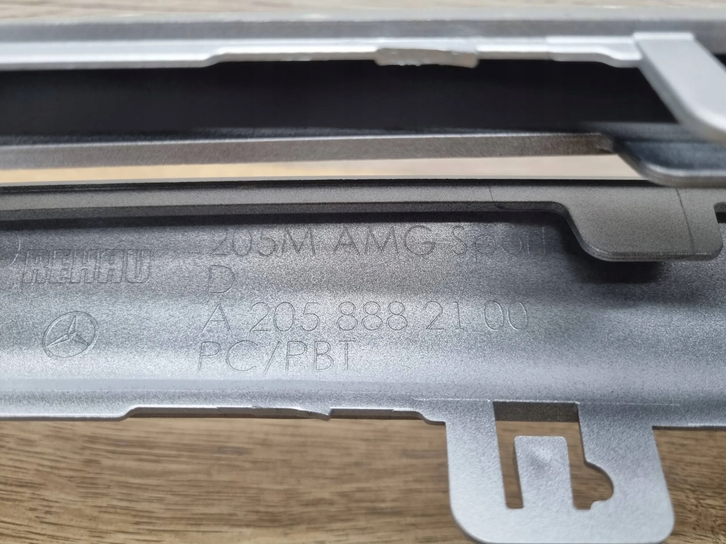 Mercedes-Benz C-Klasse W202 Kühlergrill FRONTGRILL Kühlergitter A2058882100 - Thumbnail 7