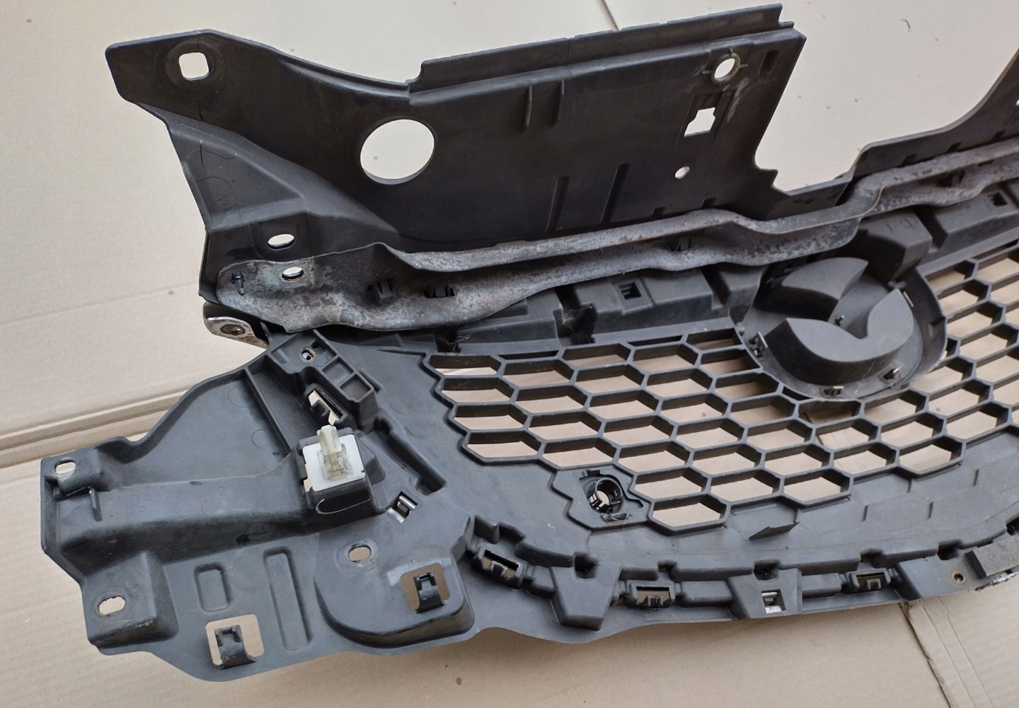 Mazda CX-5 KF Kühlergrill FRONTGRILL Kühlergitter KD4550712 - Thumbnail 9