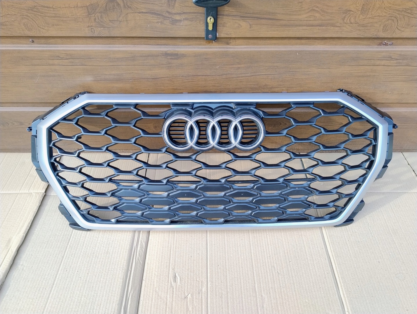 Audi Q3 Kühlergrill FRONTGRILL Kühlergitter 83F853651C - Thumbnail 1