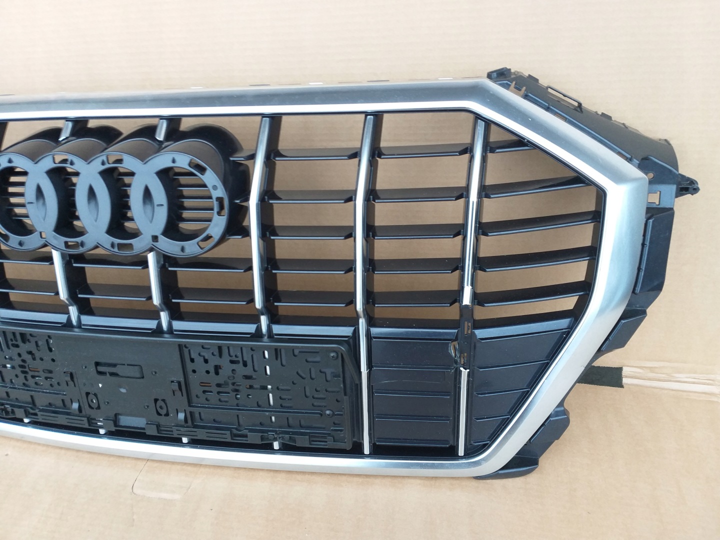 Audi Q3 Kühlergrill FRONTGRILL Kühlergitter 83A853651B - Thumbnail 3