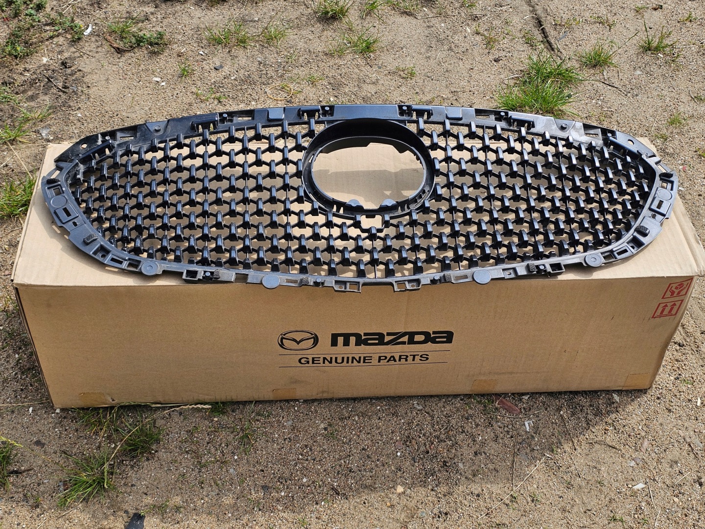 Mazda 6 GJ Kühlergrill FRONTGRILL Kühlergitter GSH750712M - Thumbnail 1