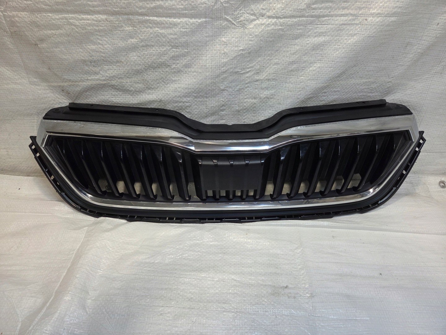 Skoda Scala 657 Kühlergrill FRONTGRILL Kühlergitter 657853653A - Thumbnail 1