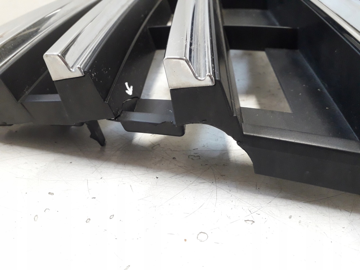 VW Touareg III Kühlergrill FRONTGRILL Kühlergitter 760853653BR - Thumbnail 12
