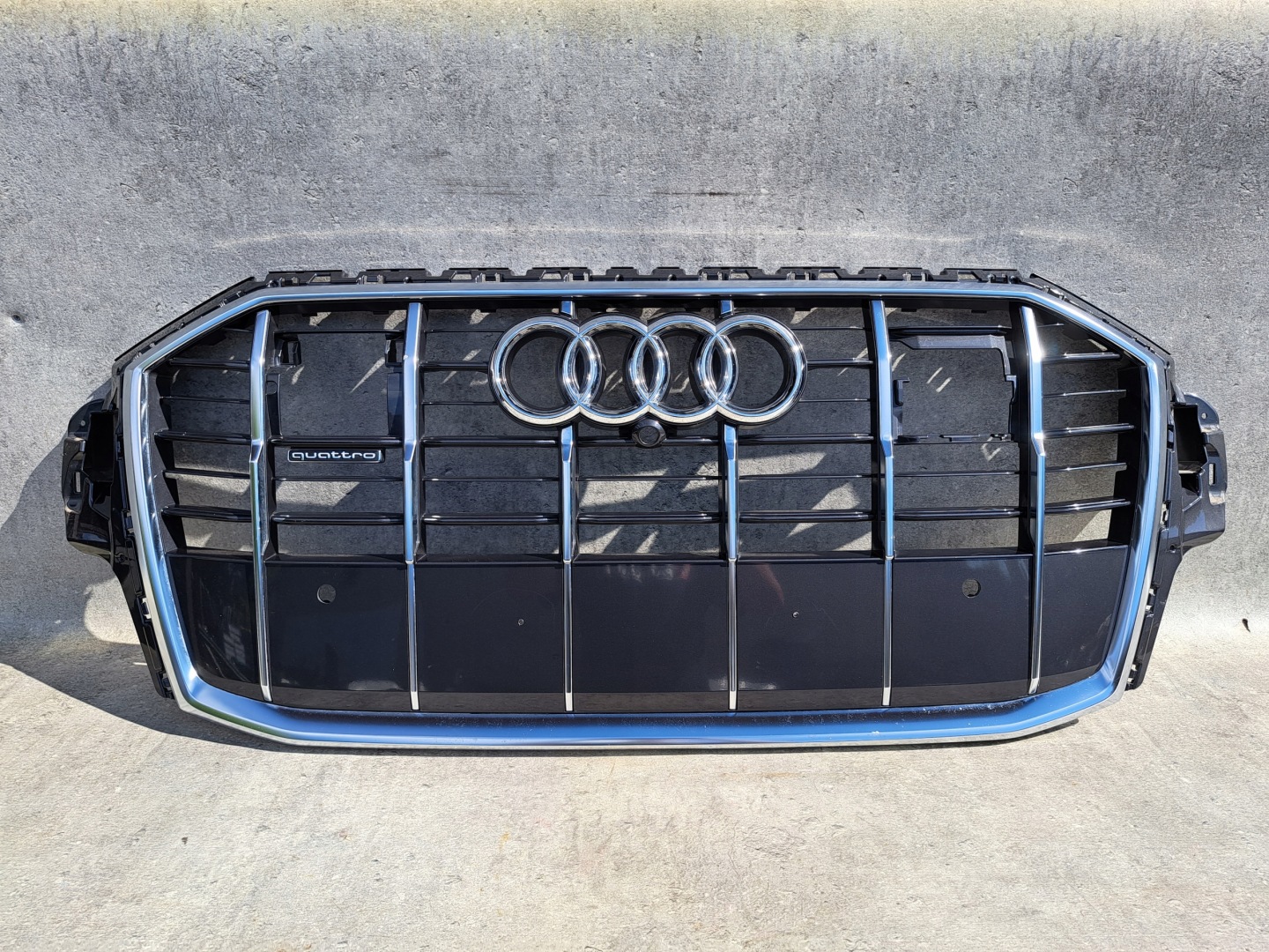 Audi Q7 Kühlergrill FRONTGRILL Kühlergitter 4M0853651AJ - Thumbnail 1