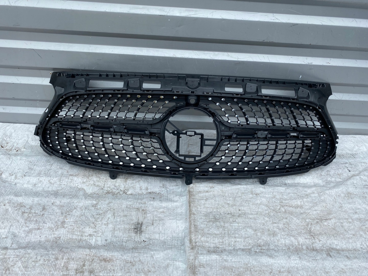 Mercedes-Benz GLA W247 Kühlergrill FRONTGRILL Kühlergitter A2478883201 - Thumbnail 1
