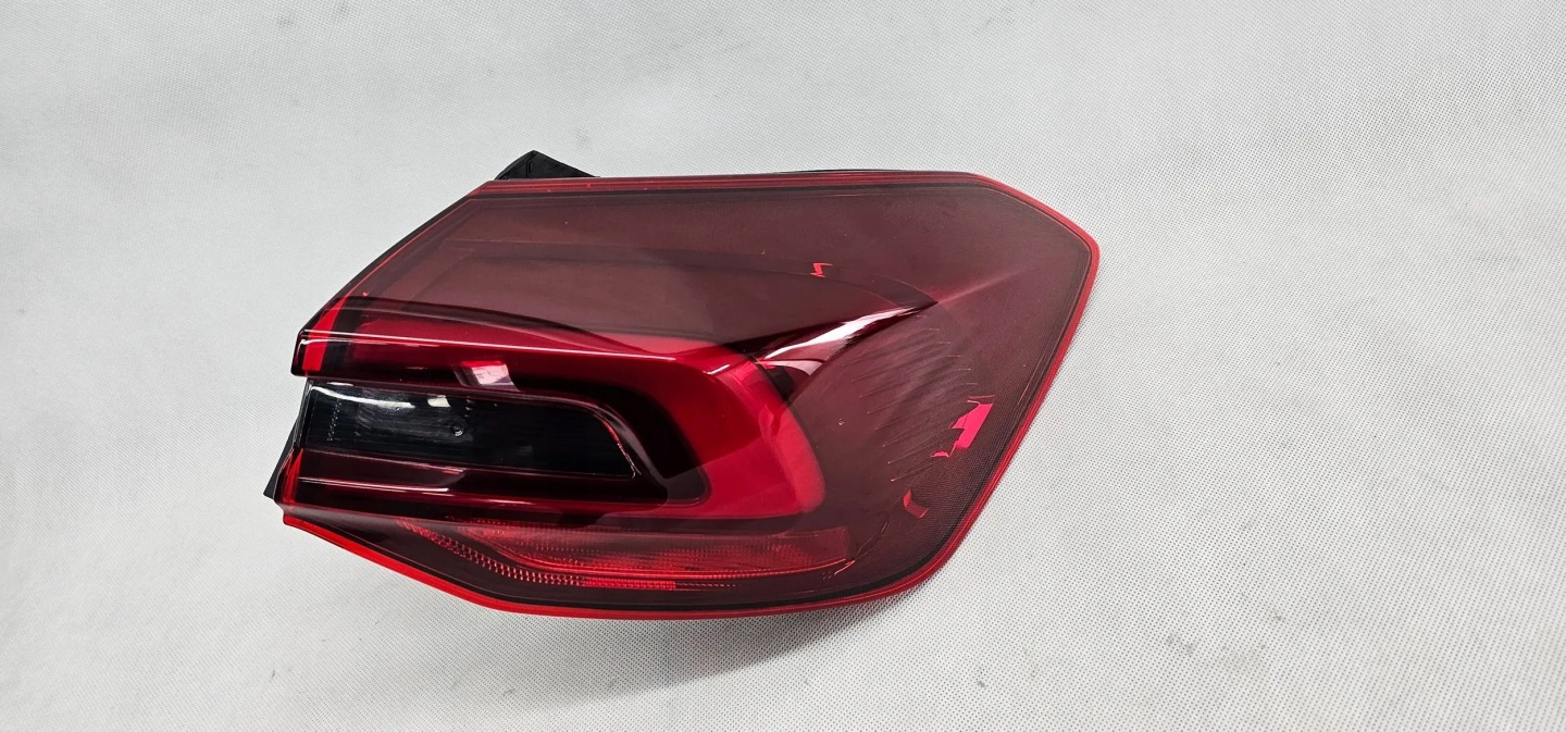 Ford Focus III Mk3 Rückleuchte NX7B13404DC Rearlamp - Thumbnail 1