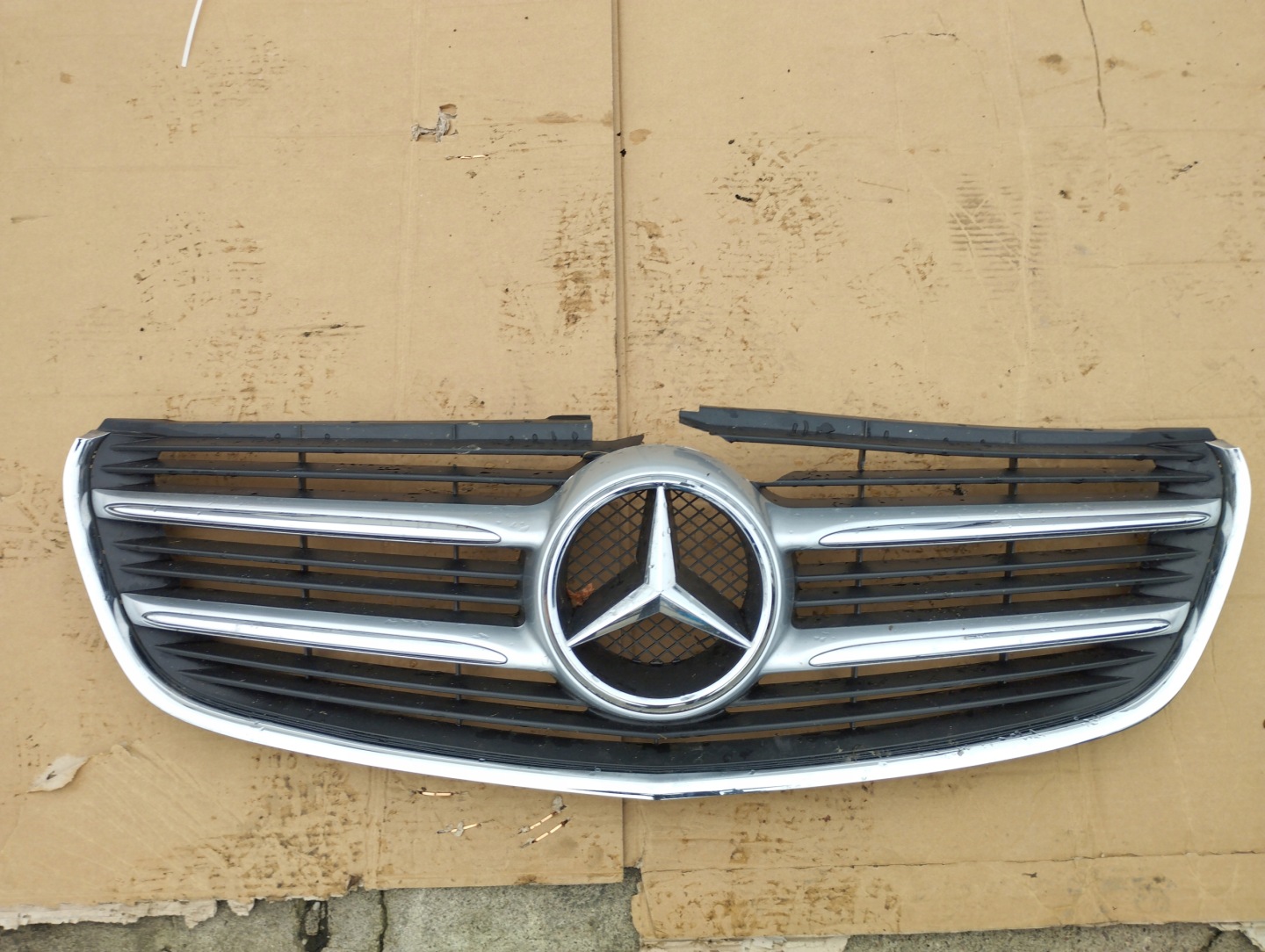 Mercedes-Benz Vito W447 Kühlergrill FRONTGRILL Kühlergitter - Thumbnail 1