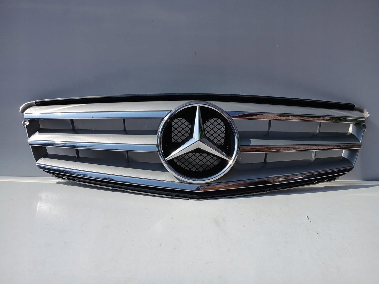 Mercedes-Benz C-Klasse W204 Kühlergrill FRONTGRILL Kühlergitter A2048800023 - Thumbnail 1