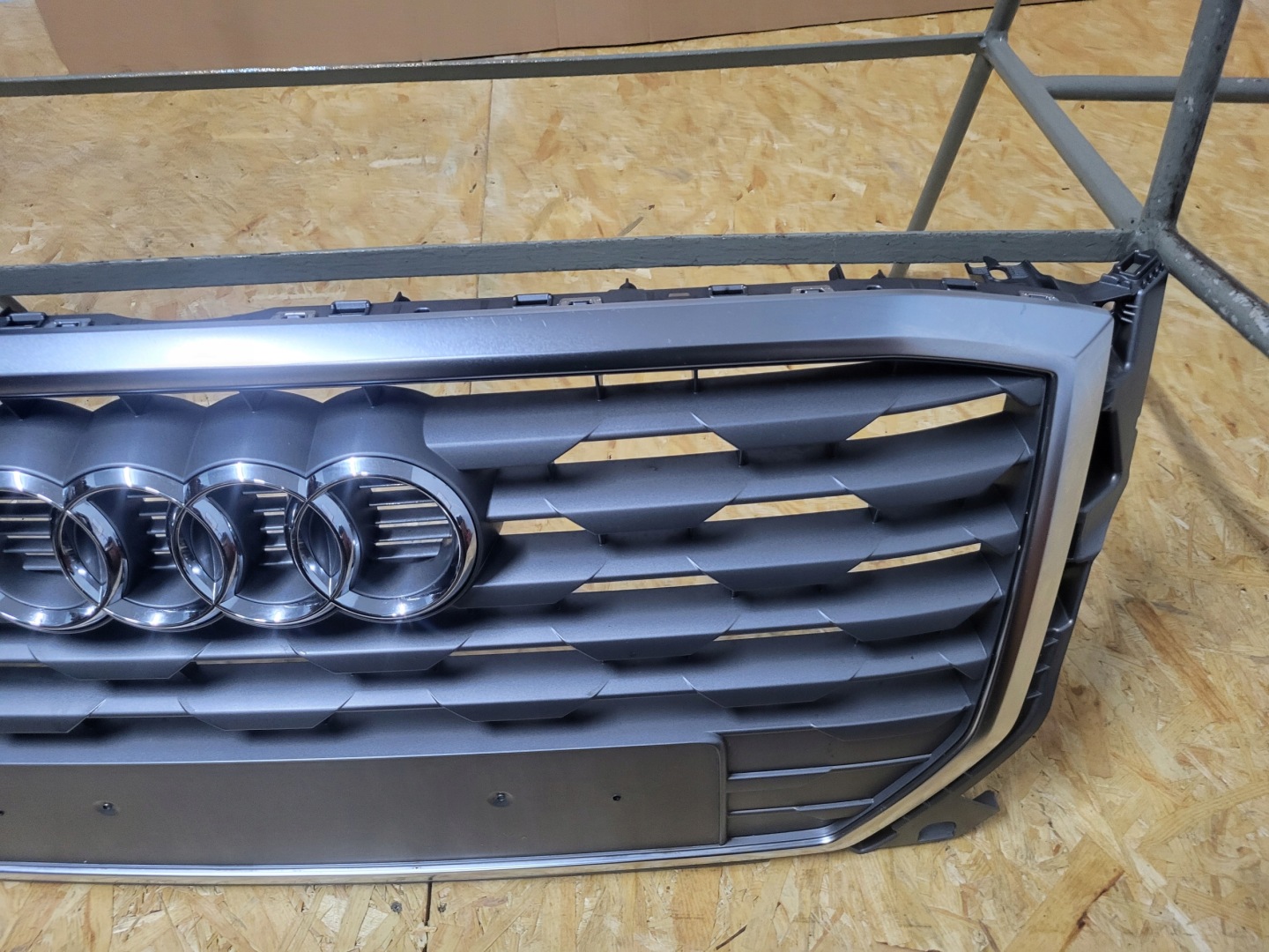 Audi Q2 Kühlergrill FRONTGRILL Kühlergitter 81A853651 - Thumbnail 4