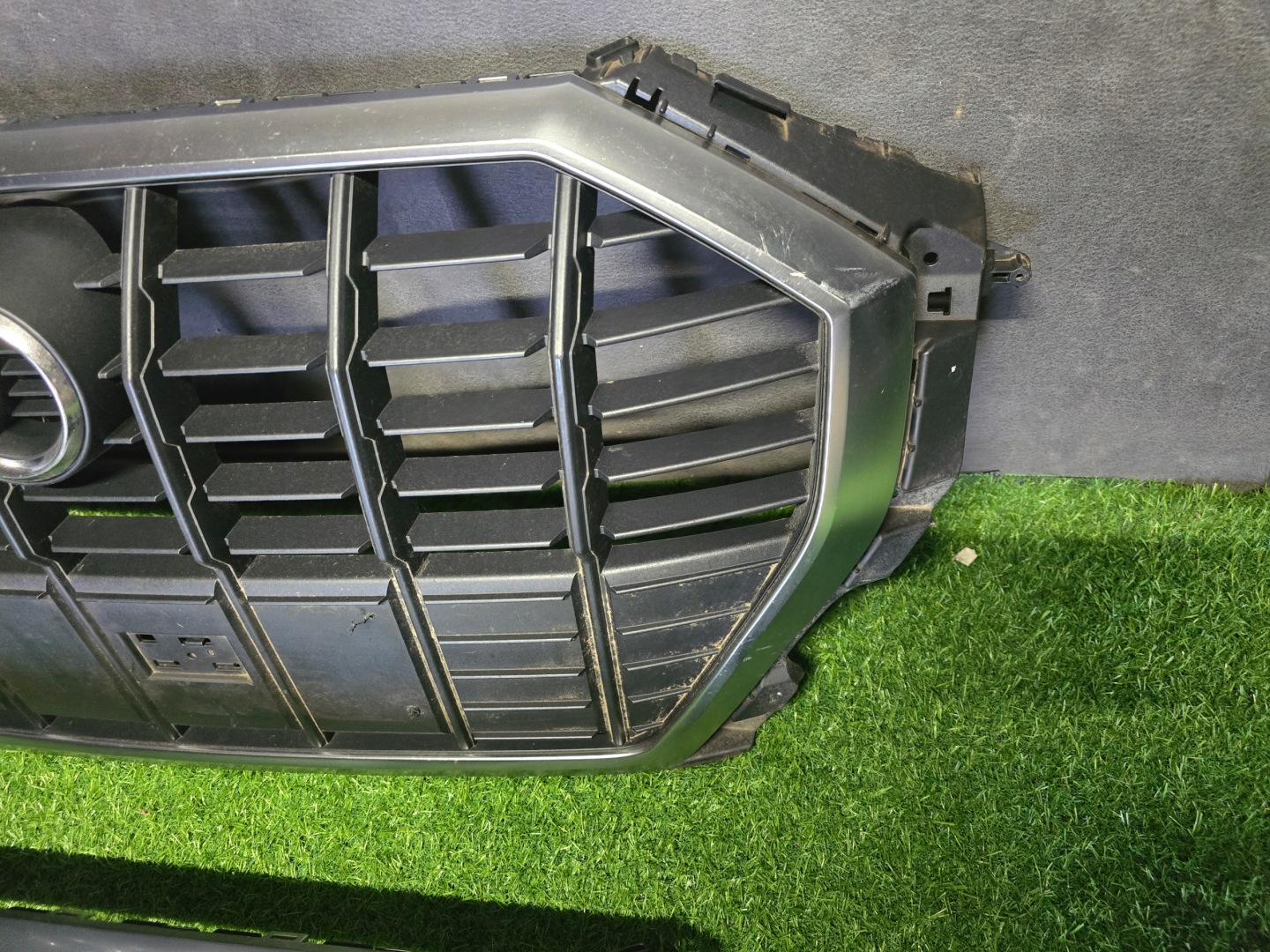Audi Q3 Kühlergrill FRONTGRILL Kühlergitter 83A853651 - Thumbnail 7