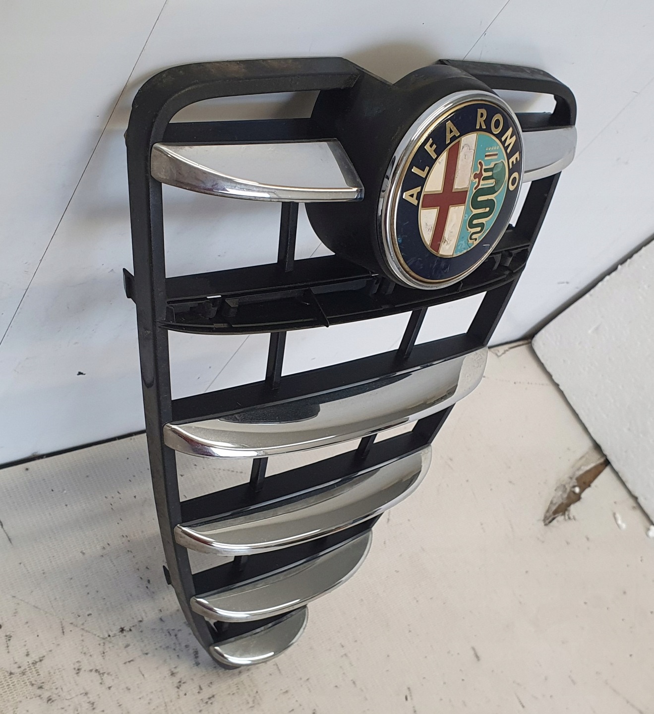 Alfa Romeo MiTo Typ 955 Kühlergrill FRONTGRILL Kühlergitter 156091279 - Thumbnail 2