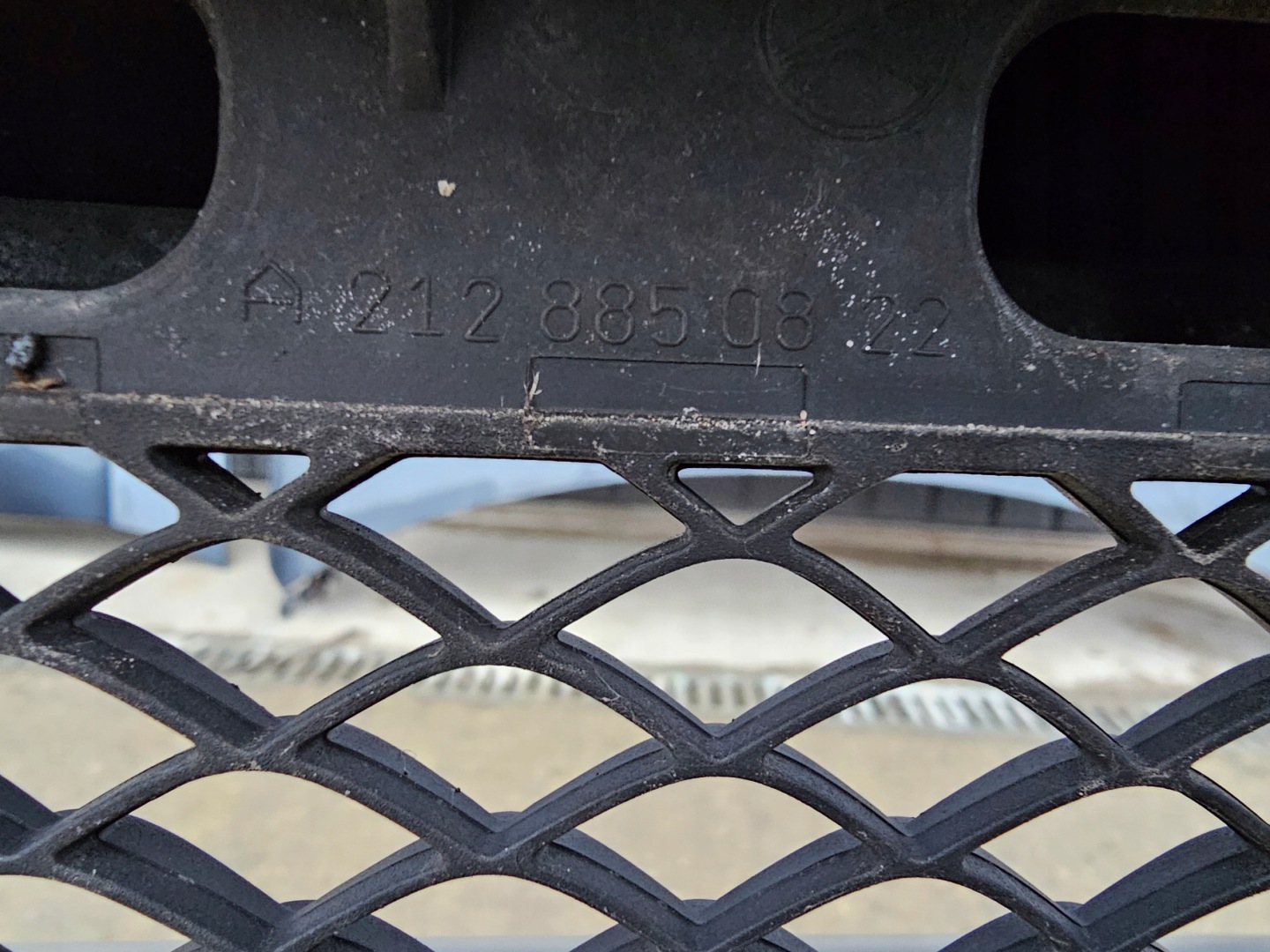 Mercedes-Benz E-Klasse W212 Kühlergrill FRONTGRILL Kühlergitter A2128850822 - Thumbnail 9