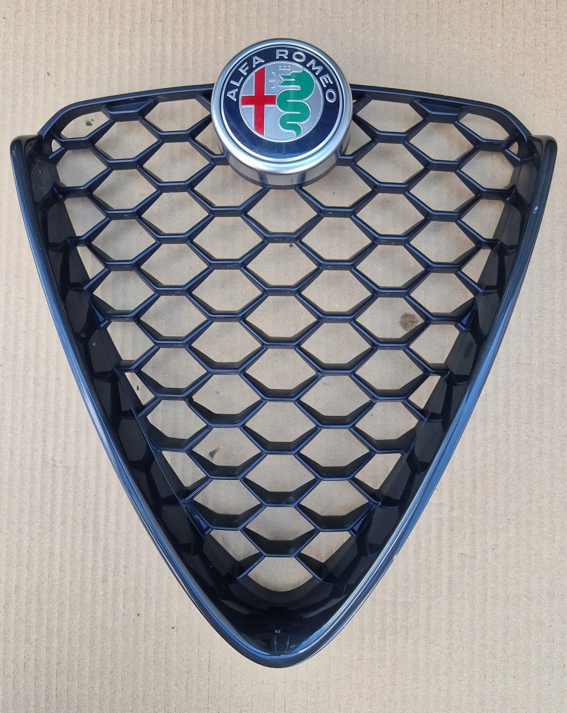 Alfa Romeo Giulia Typ 952 Kühlergrill FRONTGRILL Kühlergitter 156152061 - Thumbnail 1