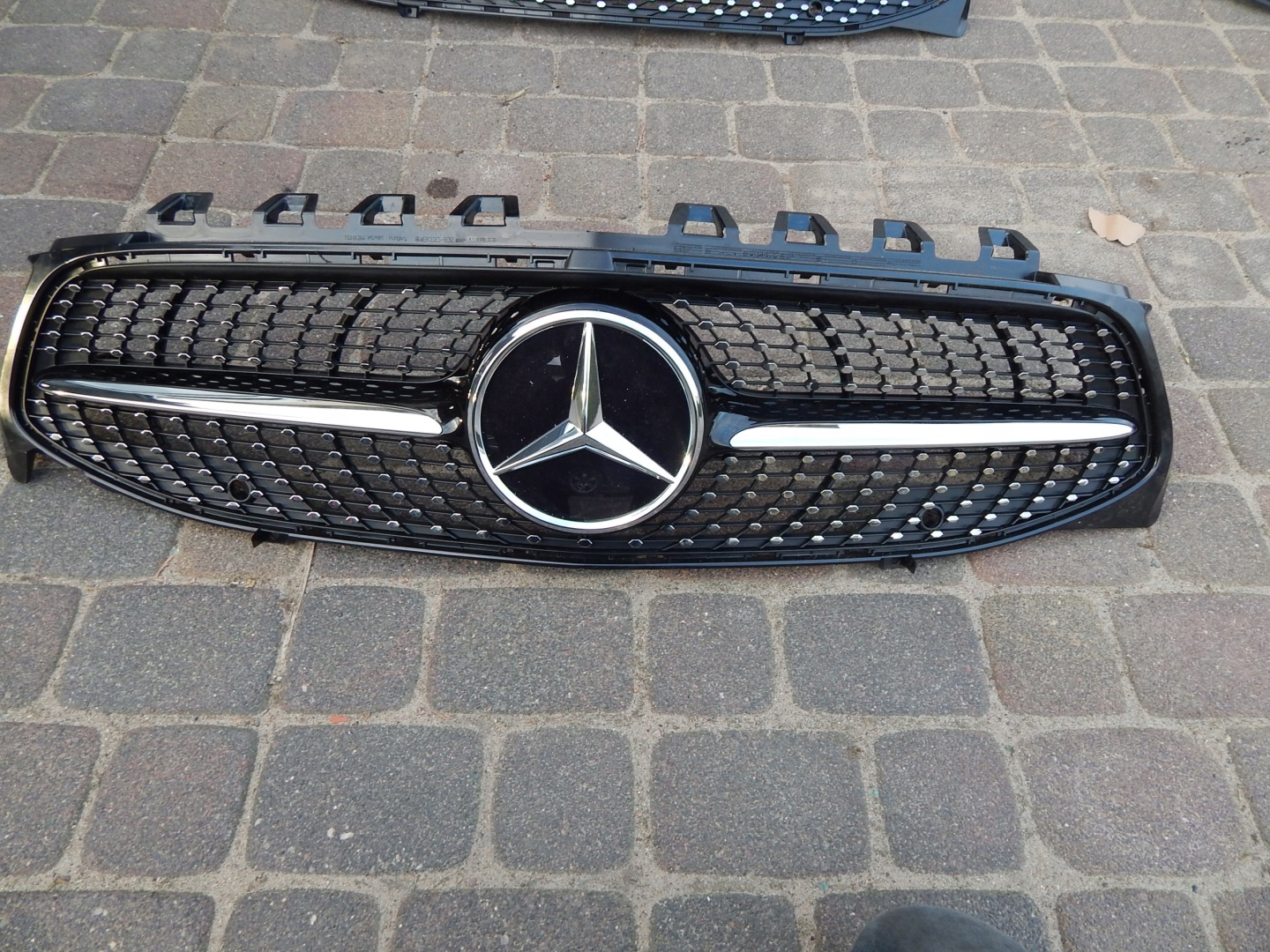Mercedes-Benz CLA C118 Kühlergrill FRONTGRILL Kühlergitter - Thumbnail 1
