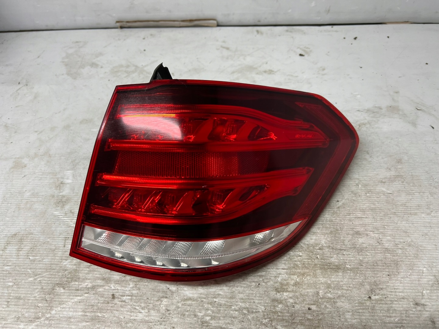 Mercedes-Benz E-Klasse W212 Rückleuchte A2129061803 Rearlamp - Thumbnail 1