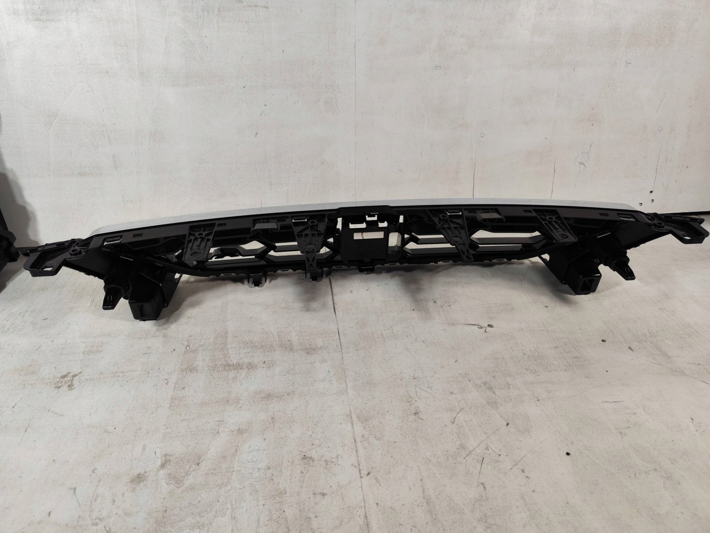 SEAT Ateca 575 Kühlergrill FRONTGRILL Kühlergitter 575853654E - Thumbnail 7