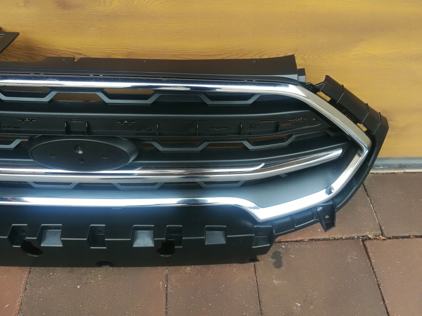 Ford EcoSport Kühlergrill FRONTGRILL Kühlergitter GN1517B968EWA - Thumbnail 3