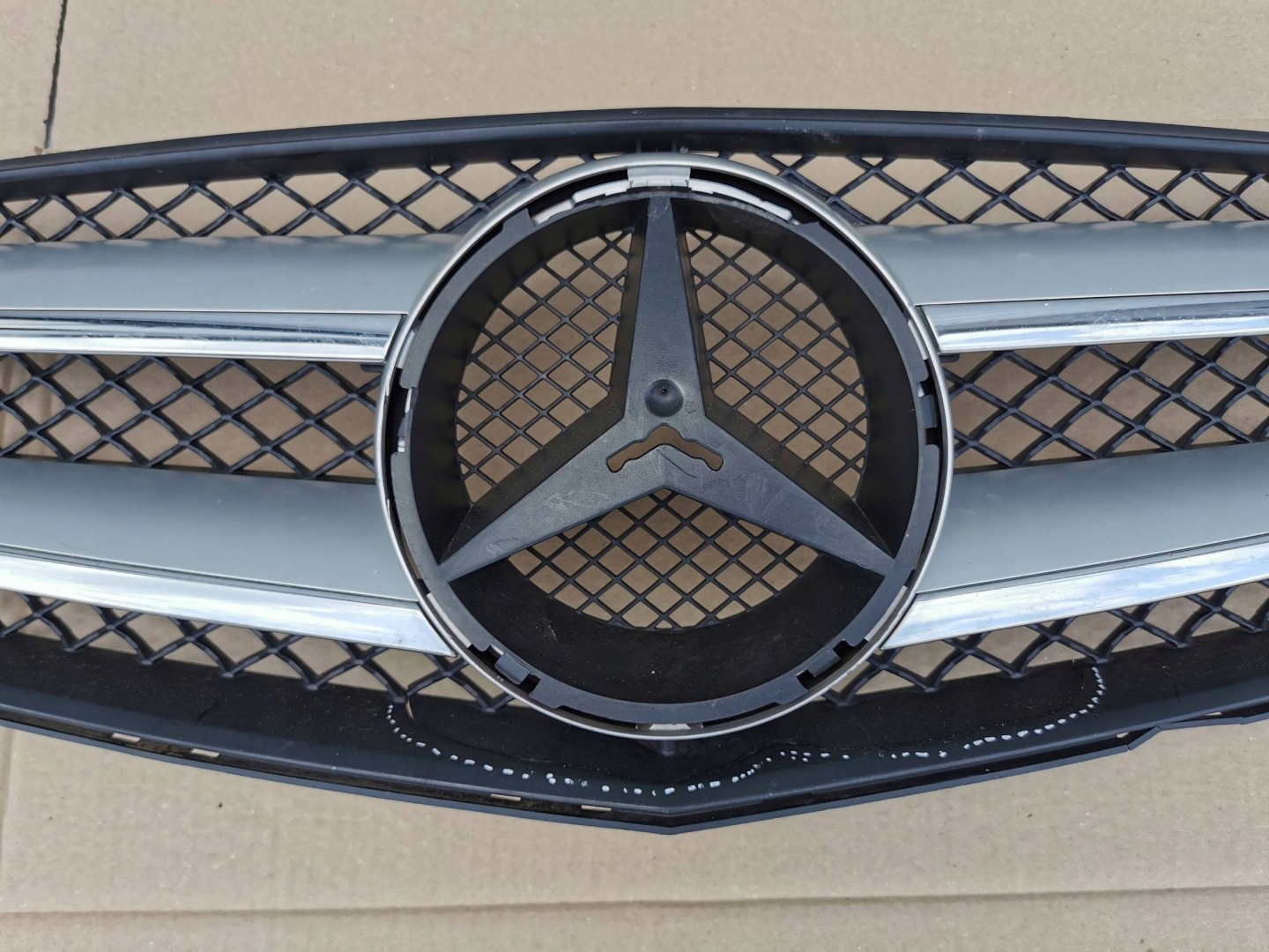 Mercedes-Benz C-Klasse W204 Kühlergrill FRONTGRILL Kühlergitter A2048802183 - Thumbnail 6
