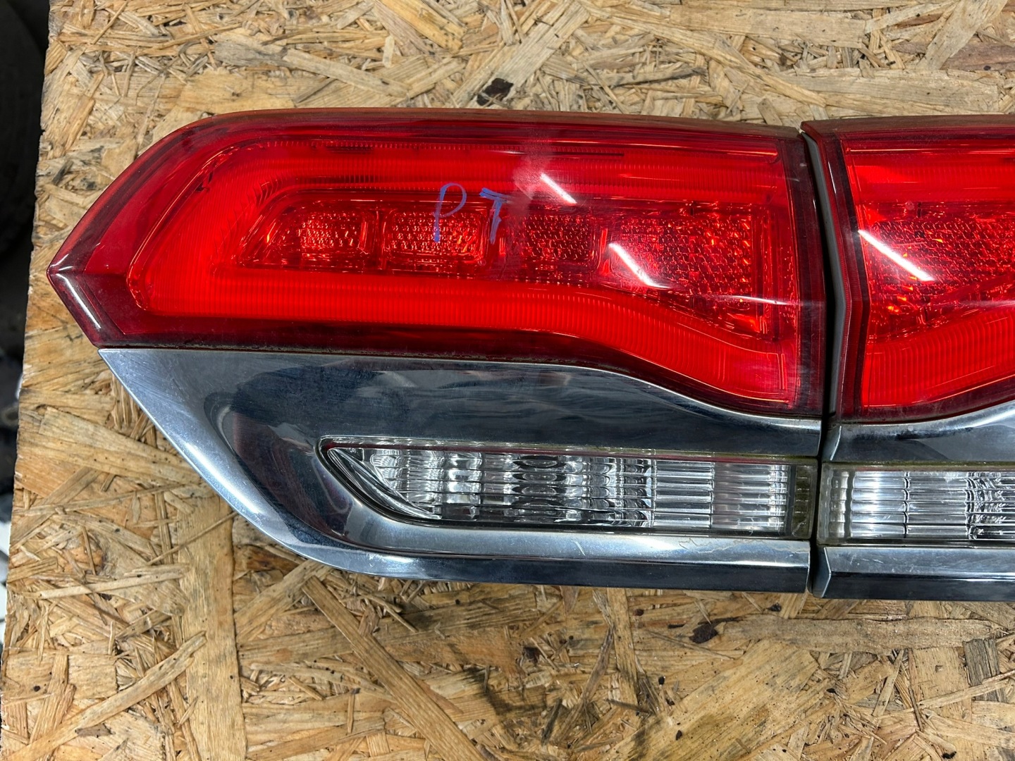 Jeep Cherokee KL Rückleuchte 68110046AC Rearlamp - Thumbnail 7