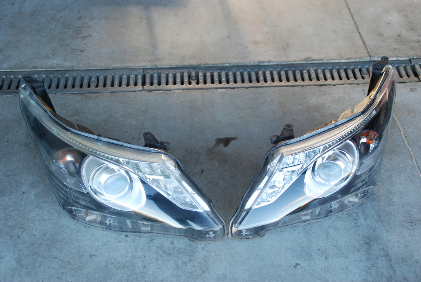 Frontscheinwerfer Toyota Avensis T27 Facelift Xenon Links Scheinwerfer Headlight - Thumbnail 1