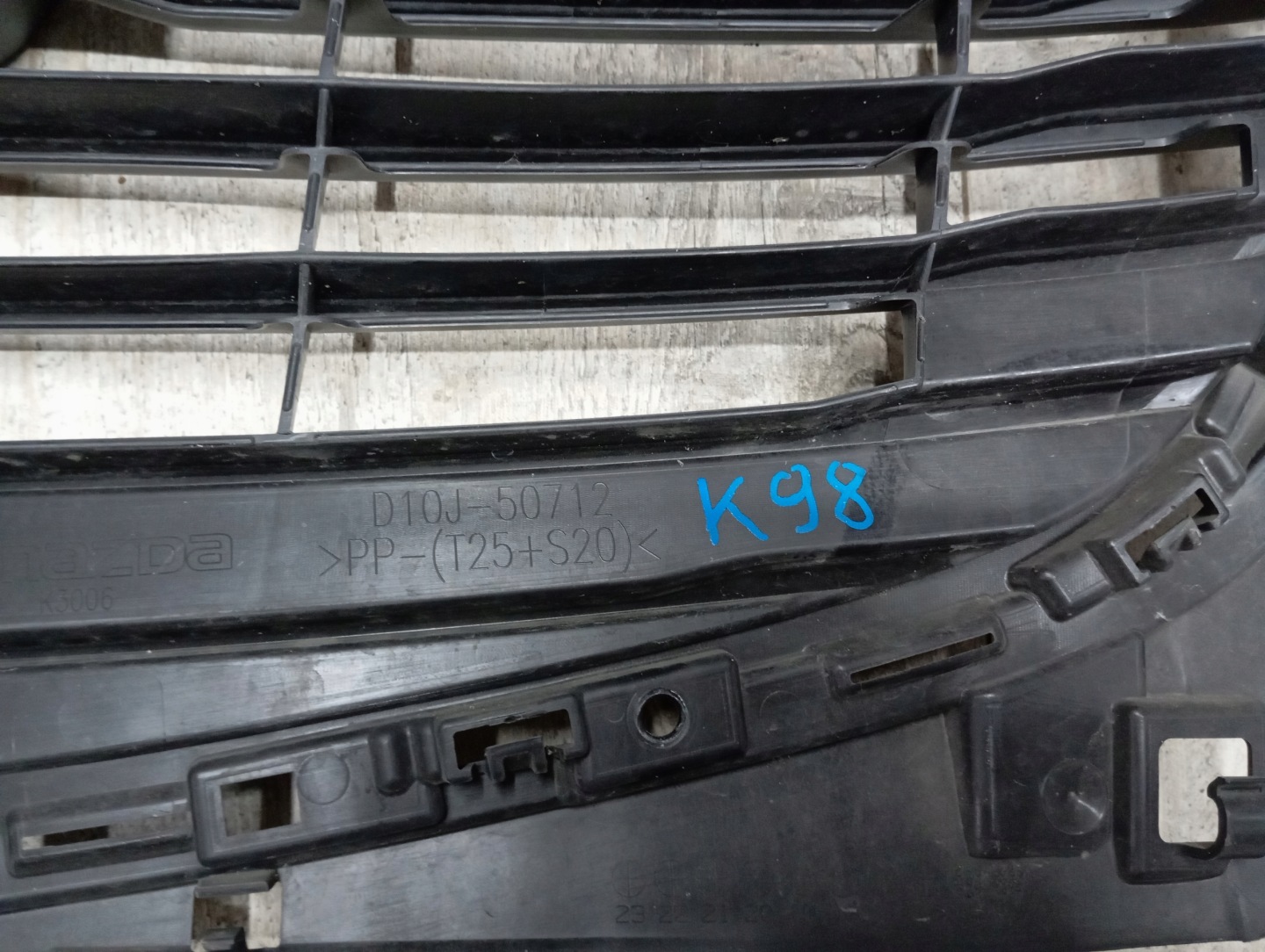 Mazda CX-3 DJ1 Kühlergrill FRONTGRILL Kühlergitter D10J50712 - Thumbnail 10